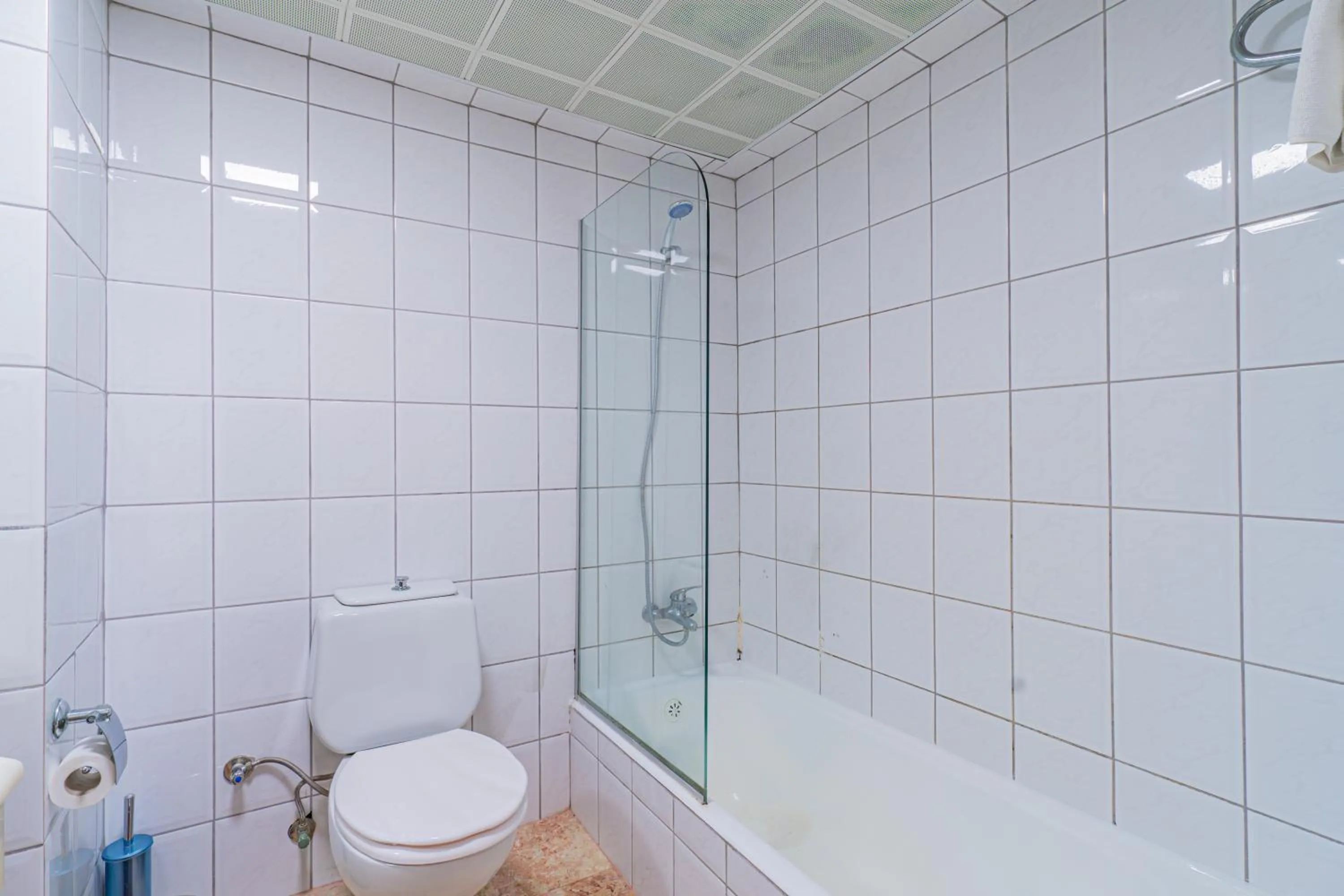 Shower in Pyxis Point Hotel - All Inclusive