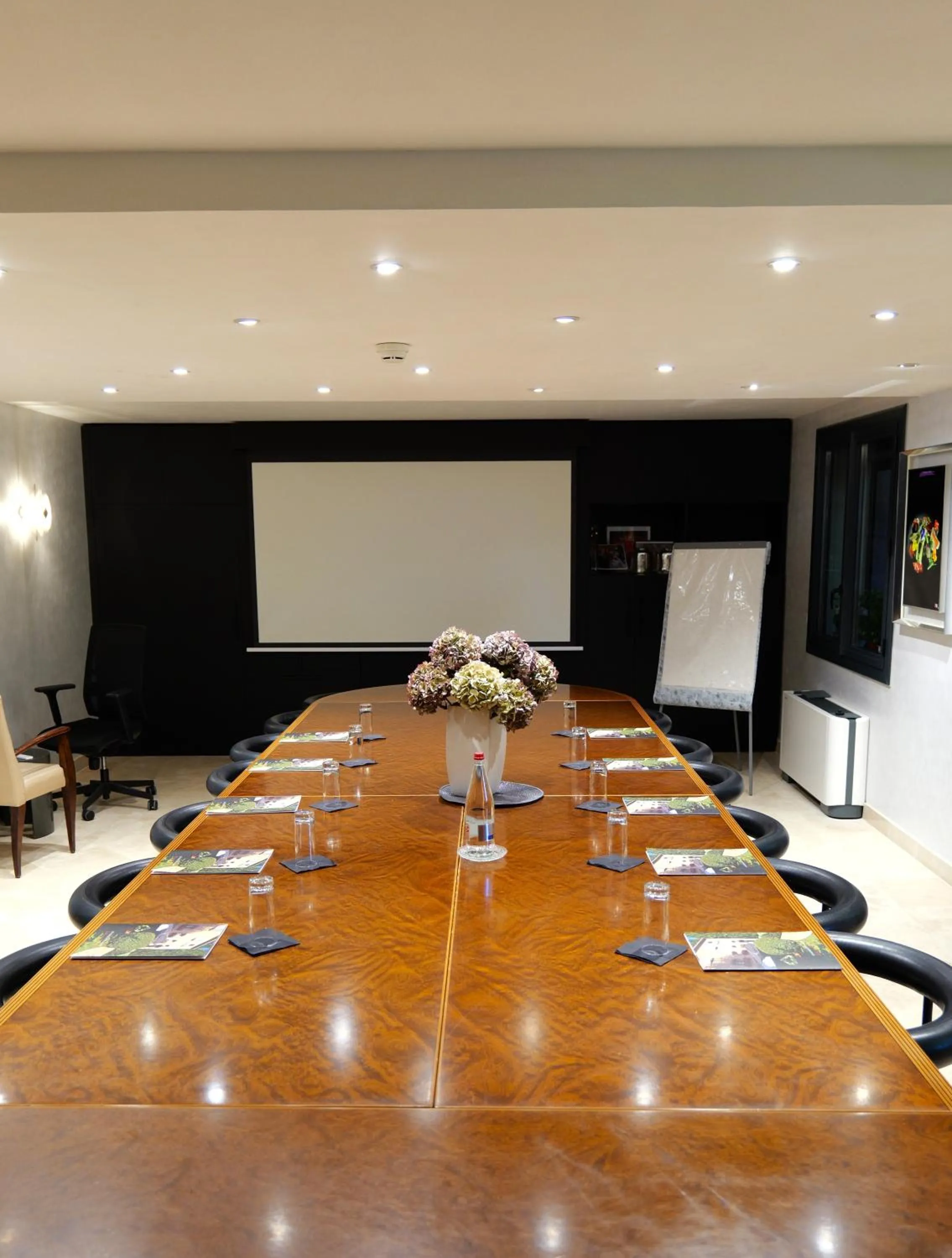 Meeting/conference room in Hostellerie Les Gorges De Pennafort