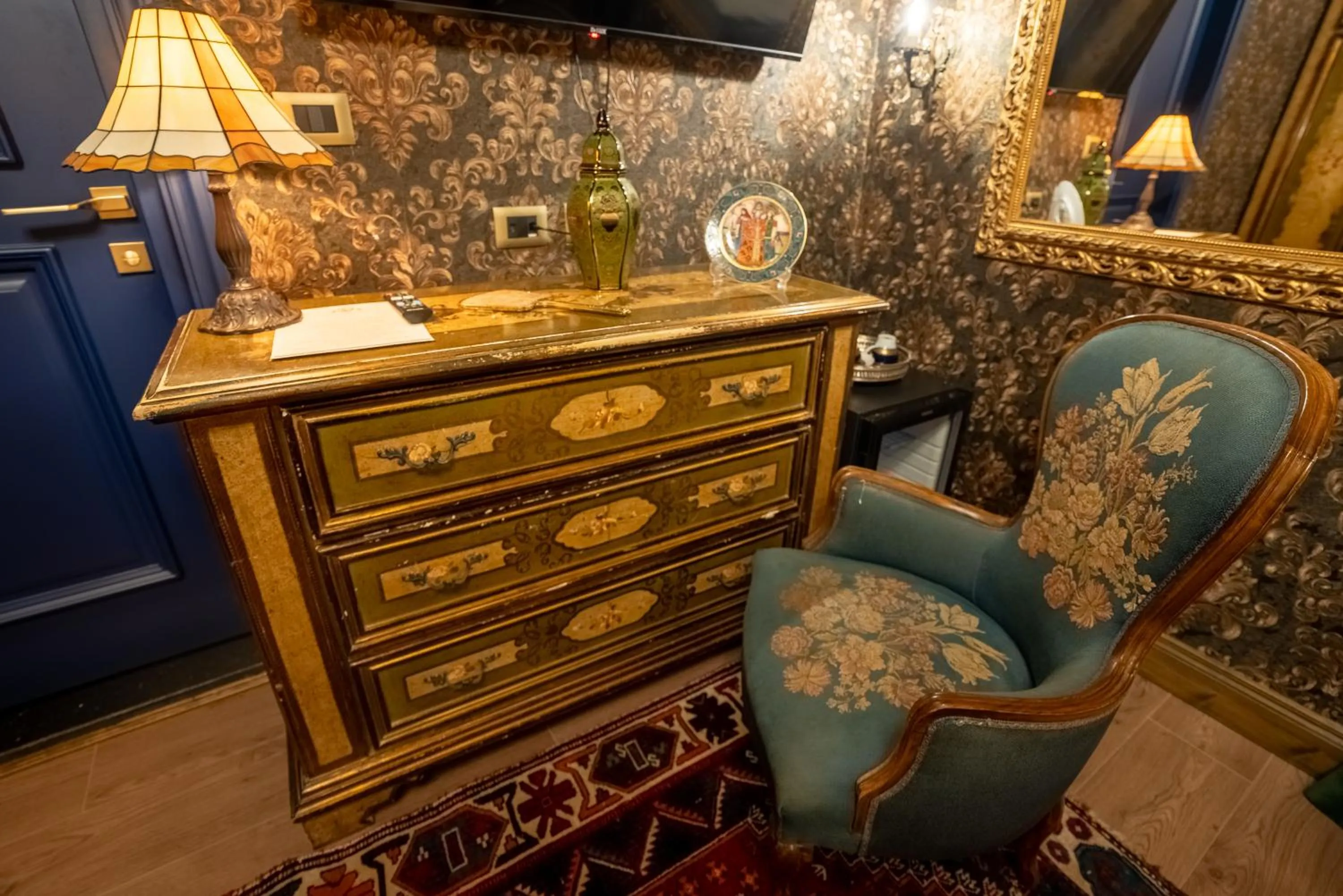 TV and multimedia in Castle Boutique Hotel