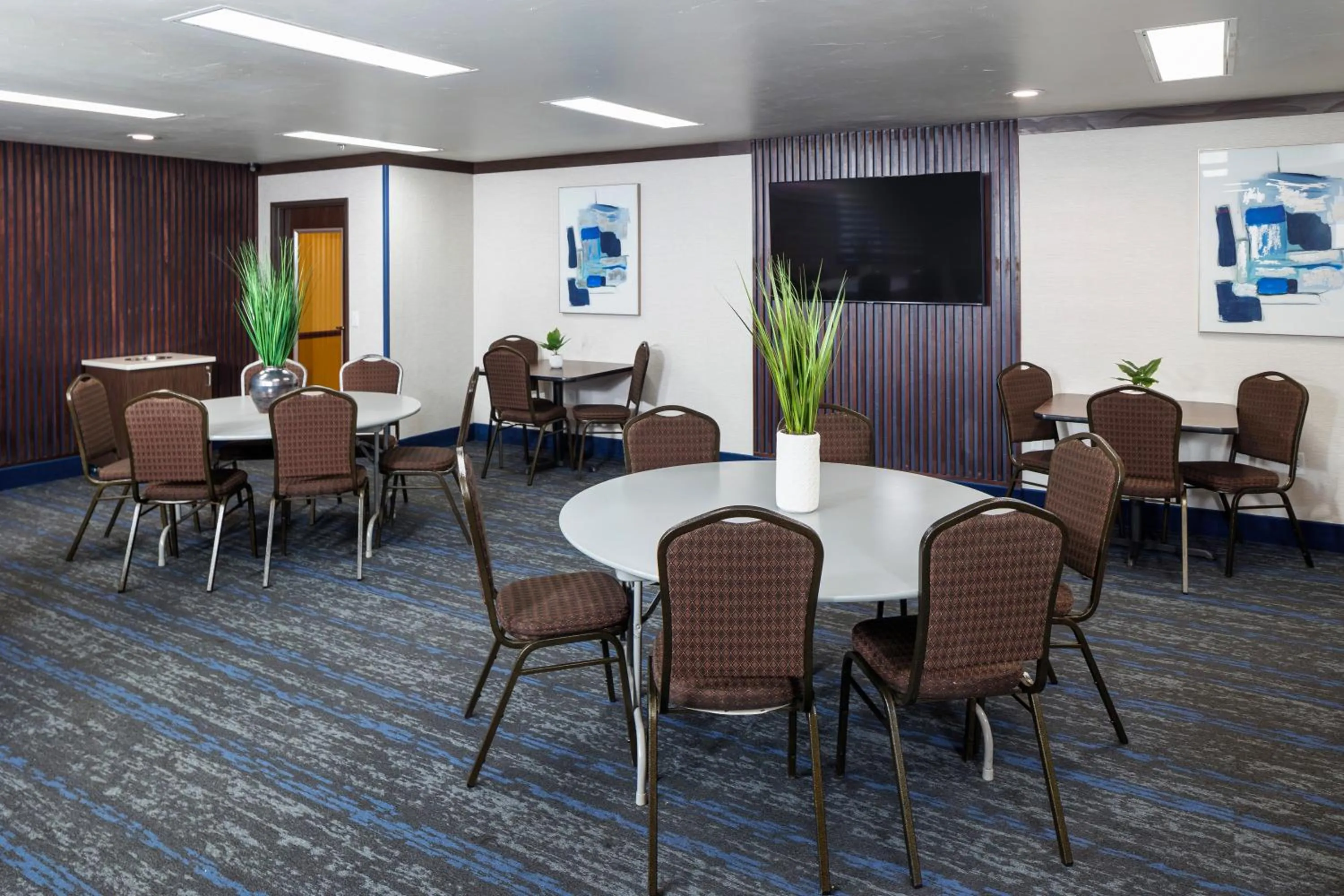 Breakfast in Hotel J Green Bay