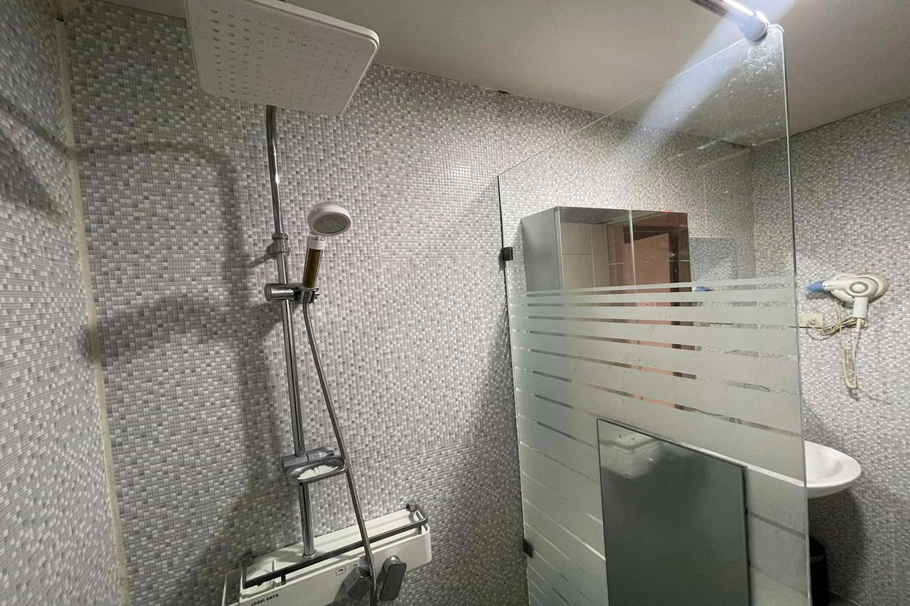 Bathroom in Aimor Condotel