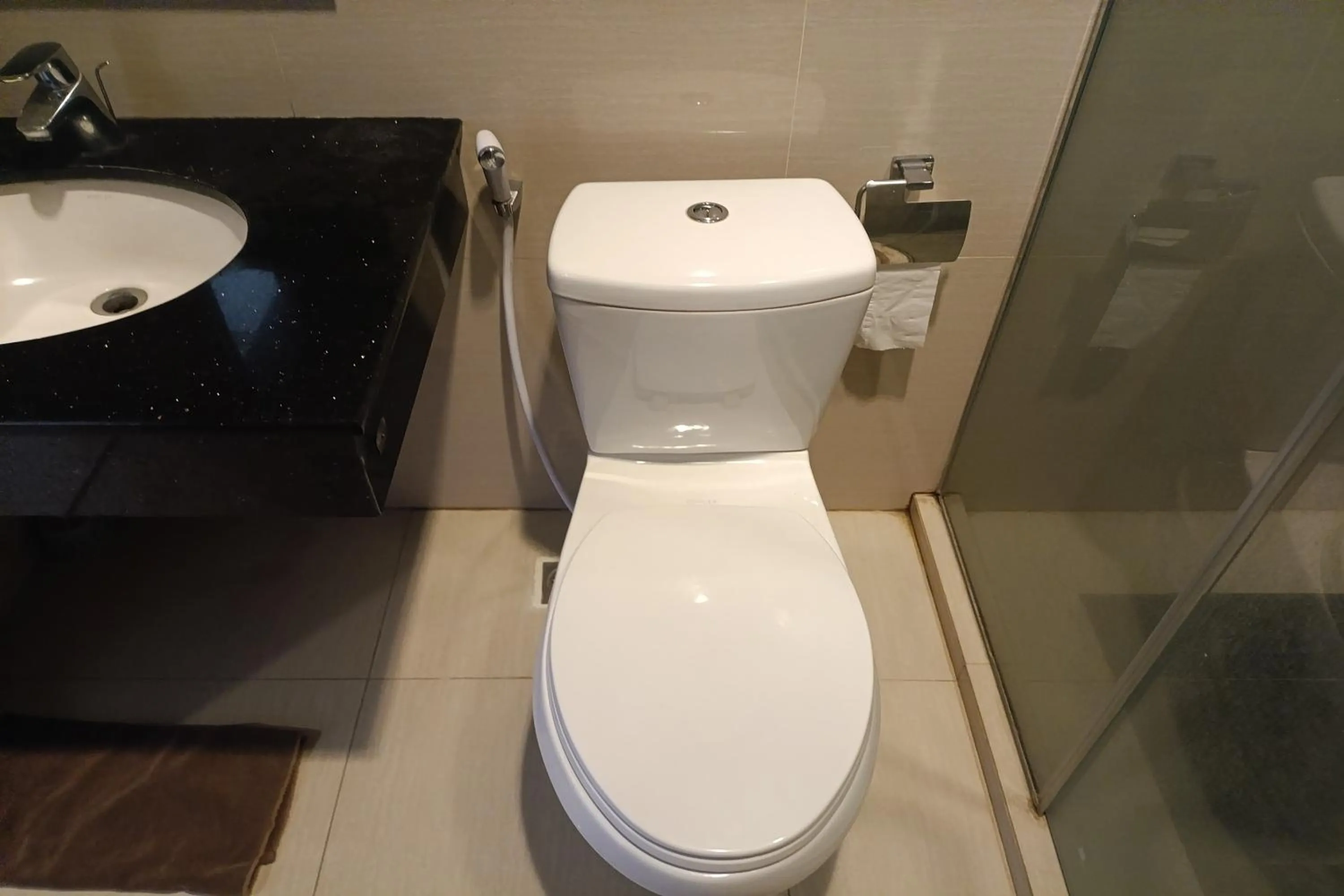 Toilet in Cipto Apartment