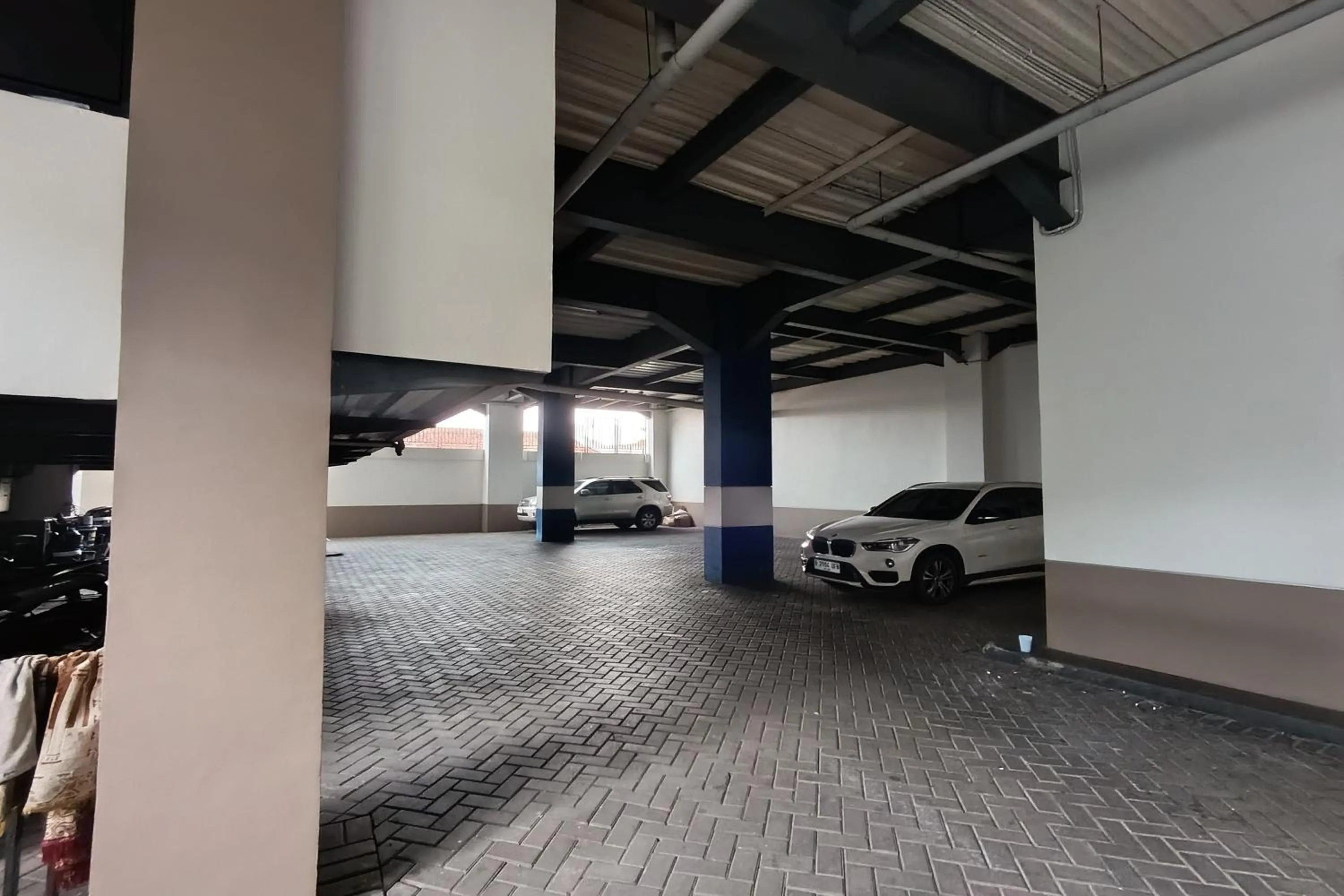 Parking in Cipto Apartment