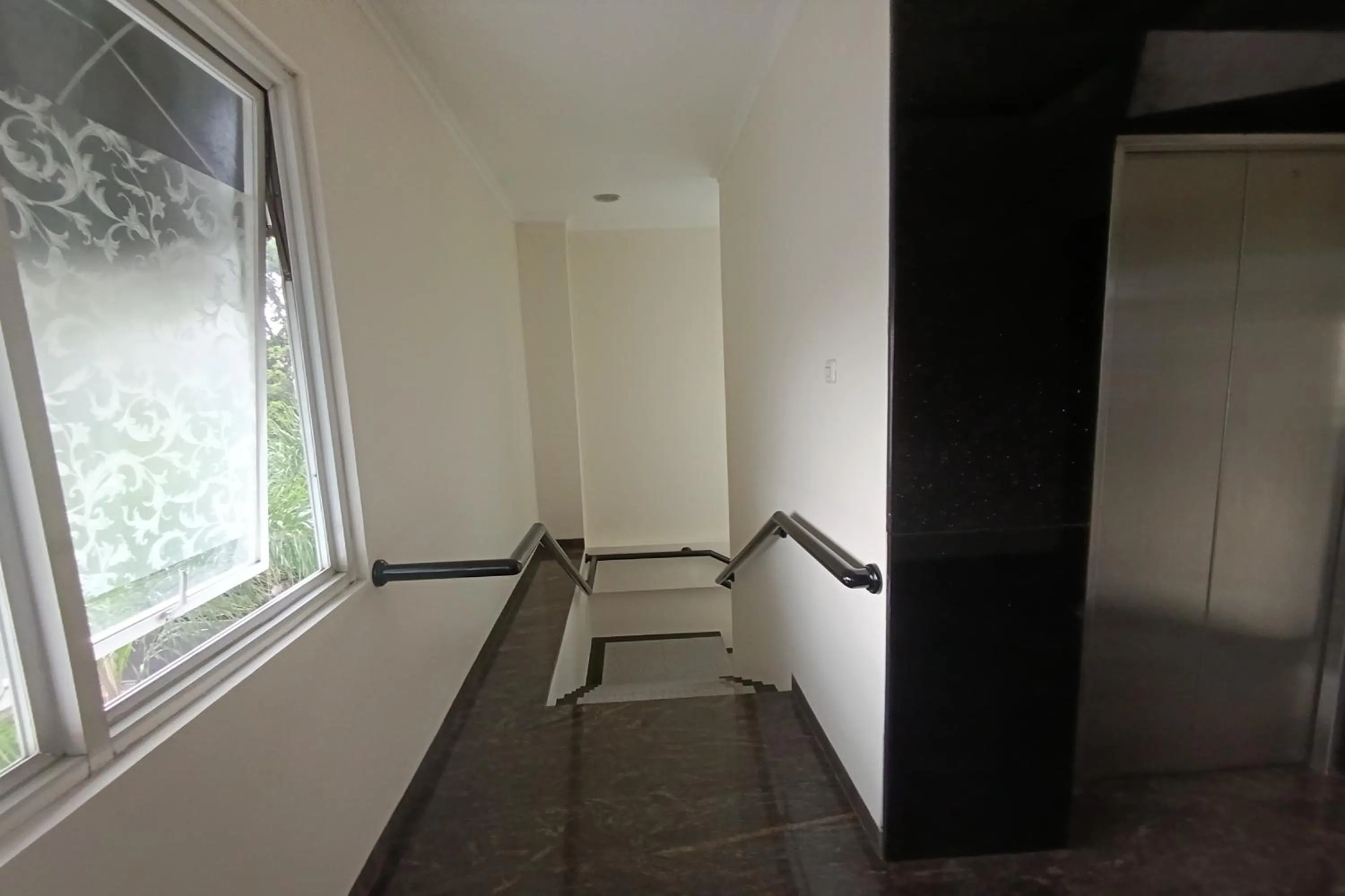 elevator in Cipto Apartment