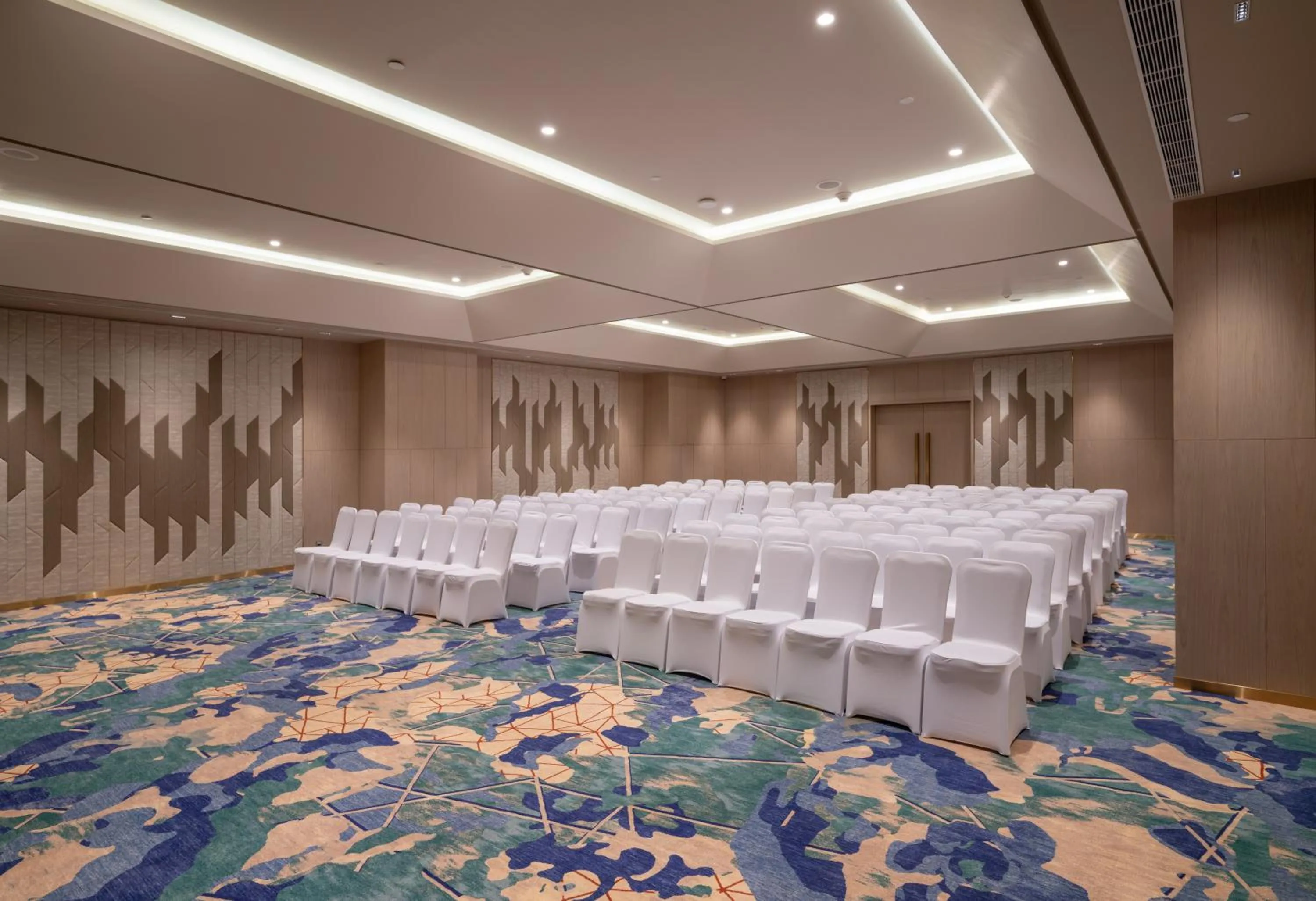 Banquet/Function facilities in Merlis Hotel Coimbatore