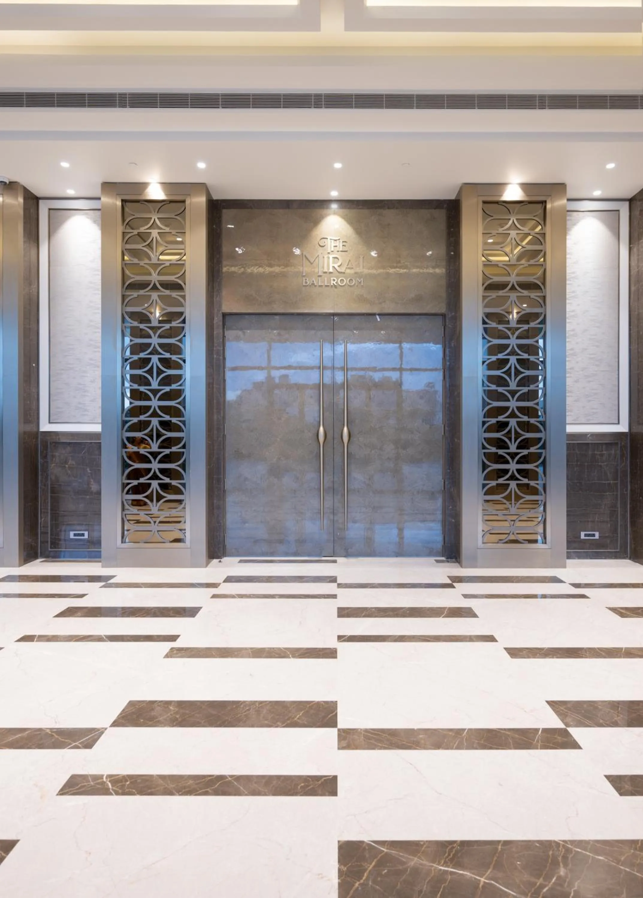 Banquet/Function facilities in Merlis Hotel Coimbatore