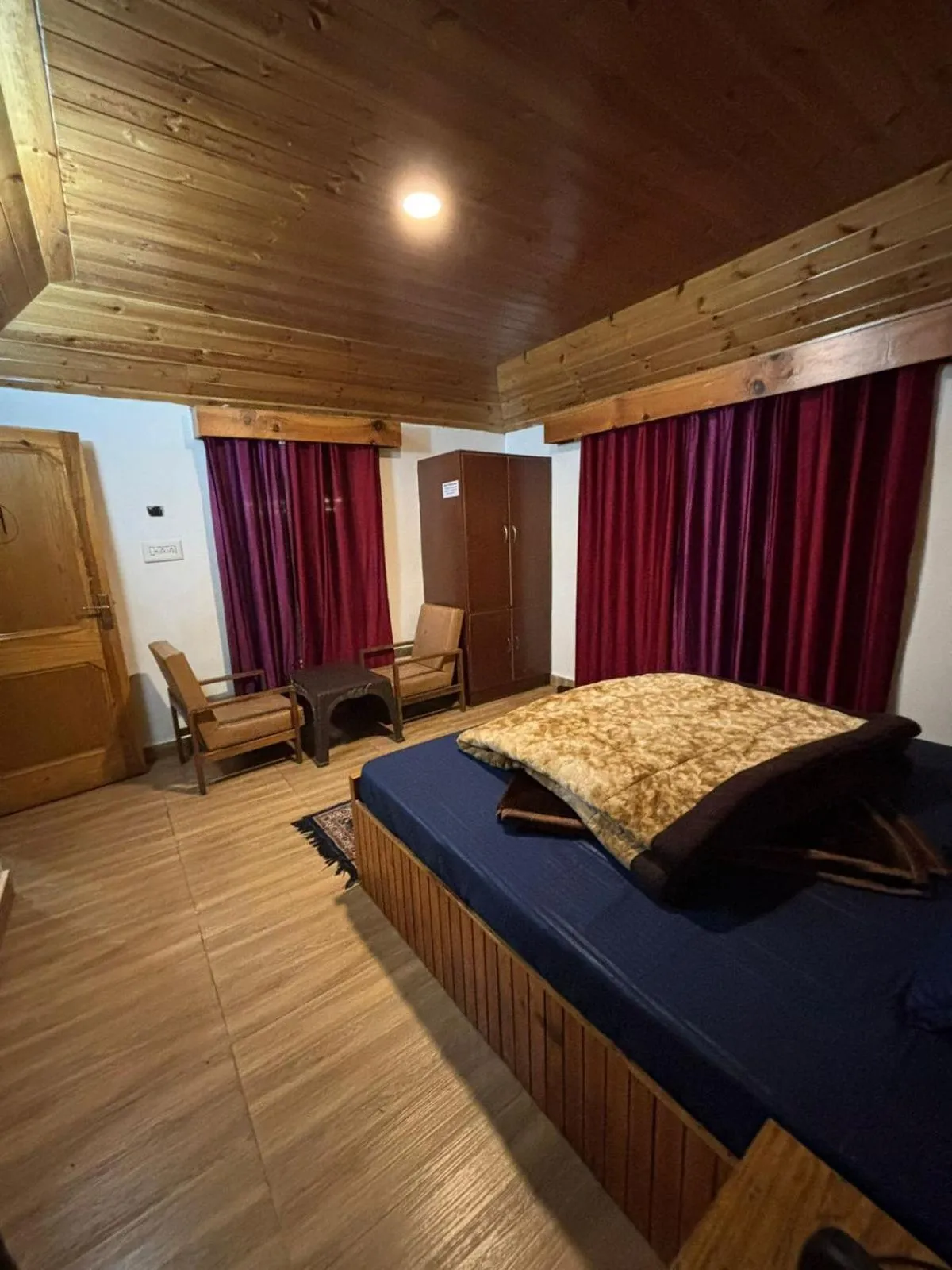 Bedroom, Bed in Asha Cottage