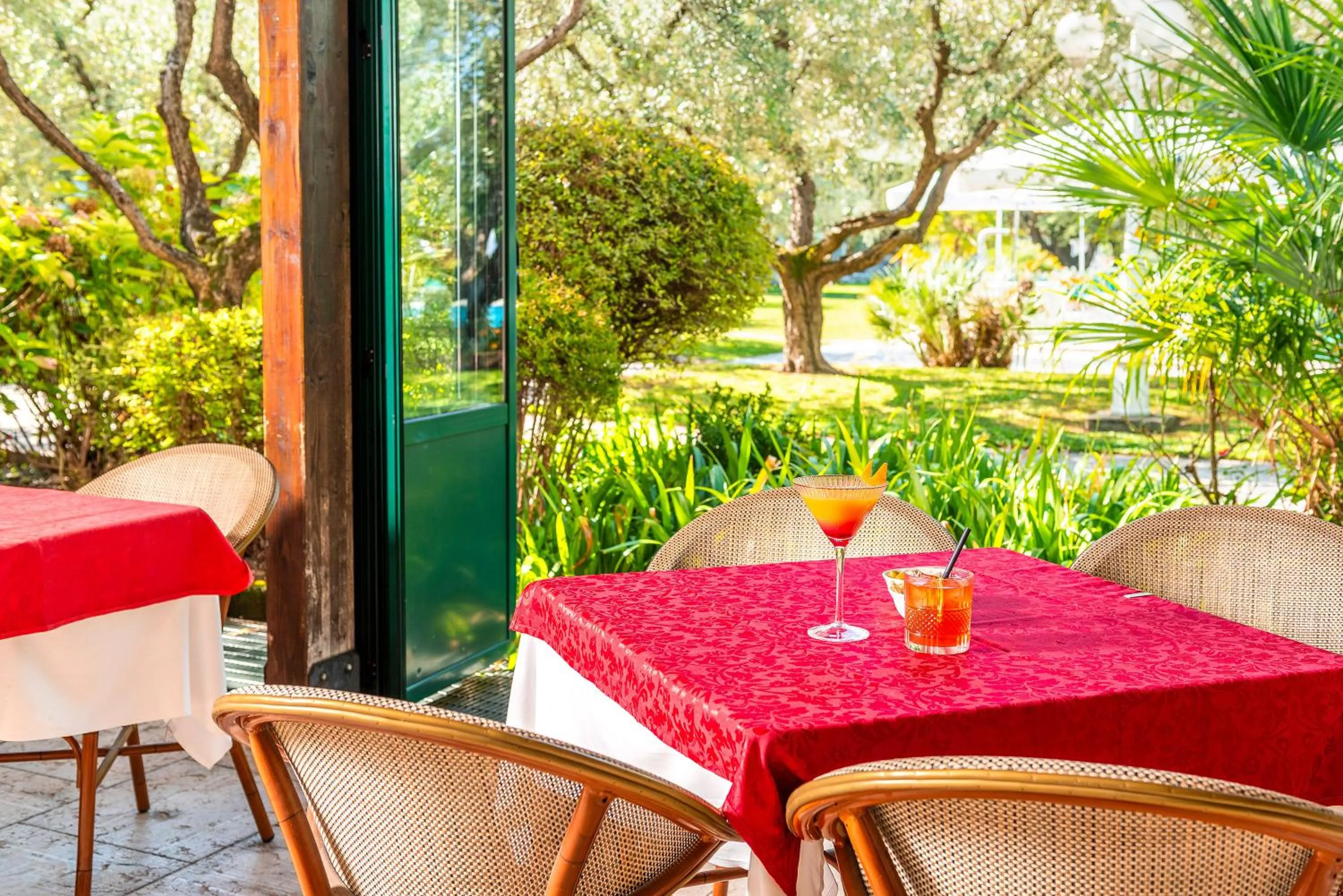 Lounge or bar in Park Hotel Oasi