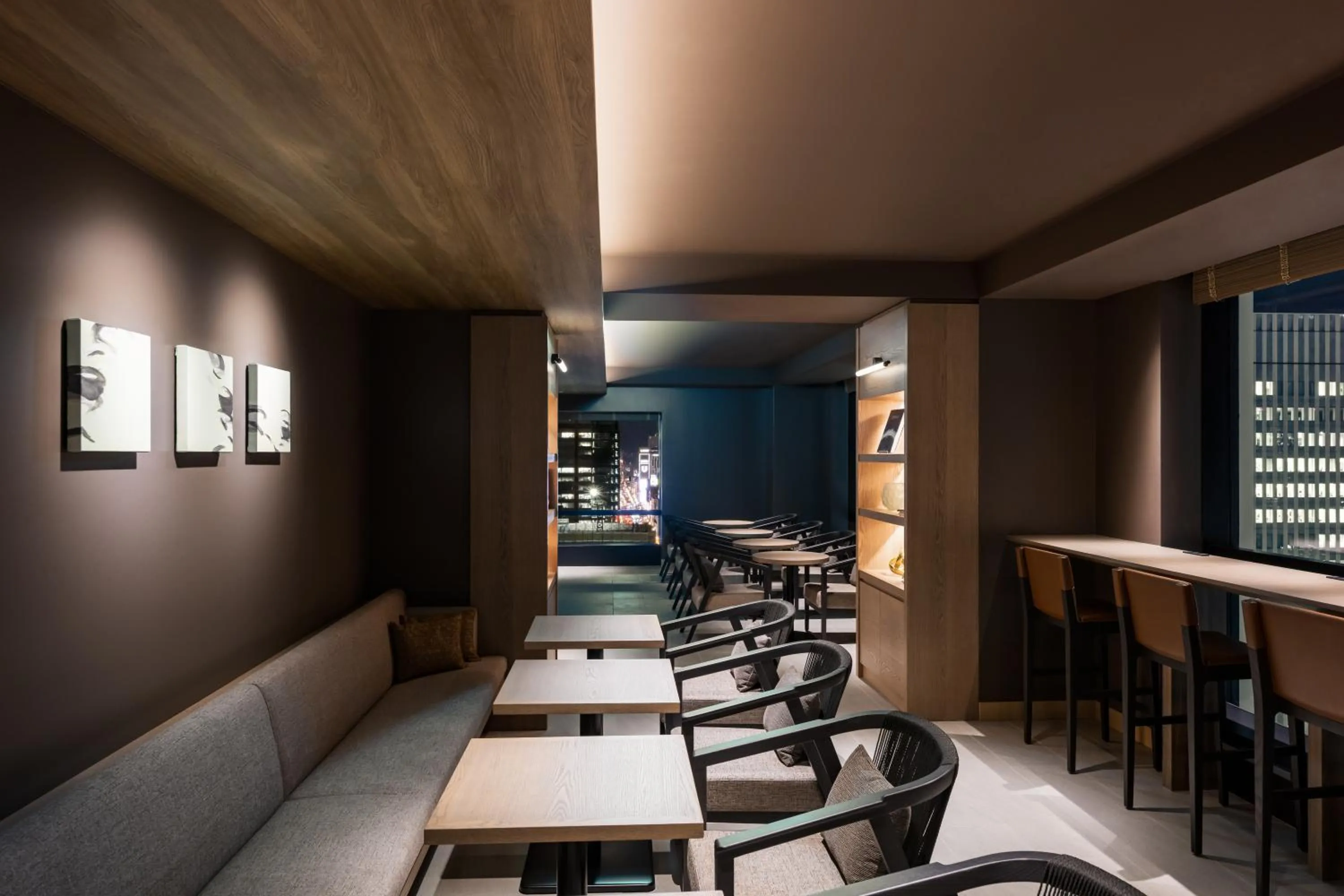 Lounge or bar in The Gate Hotel Sapporo by Hulic