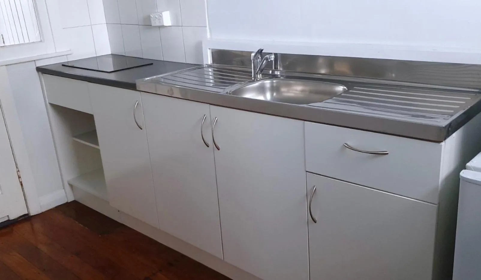 Kitchen or kitchenette in Cosy Cottage Thermal Holiday Park