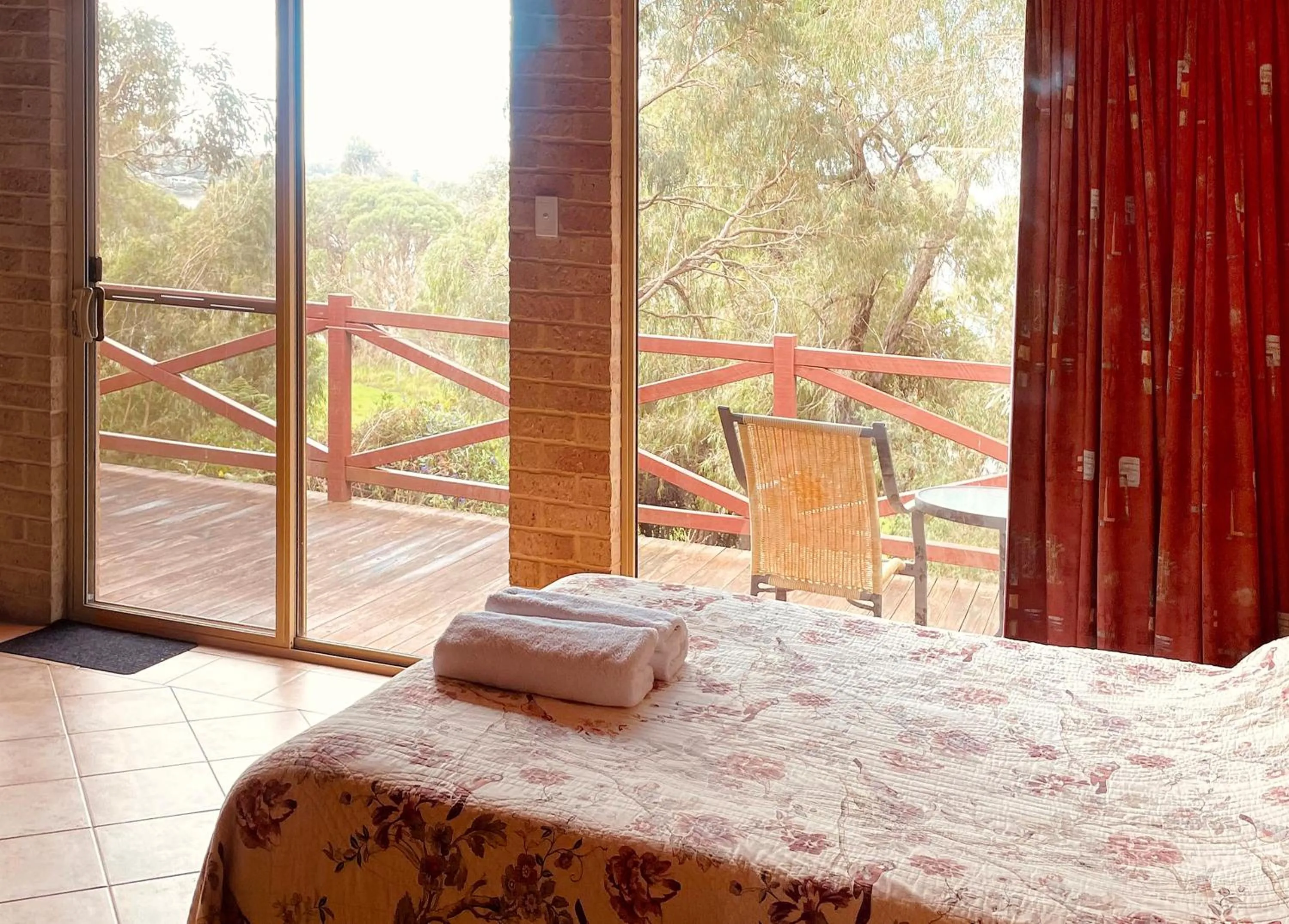 Bed in Spring Bay Villas, Denmark, WA