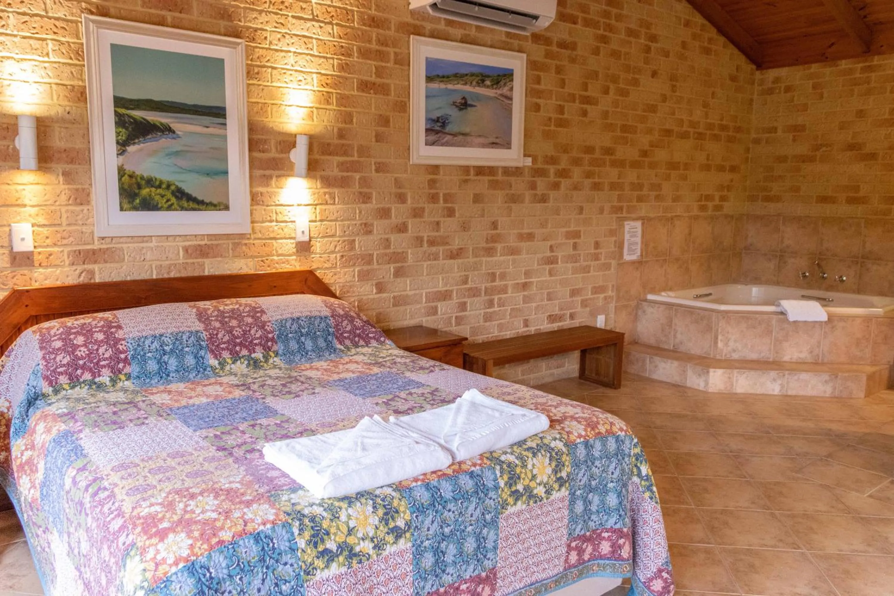 Bed in Spring Bay Villas, Denmark, WA