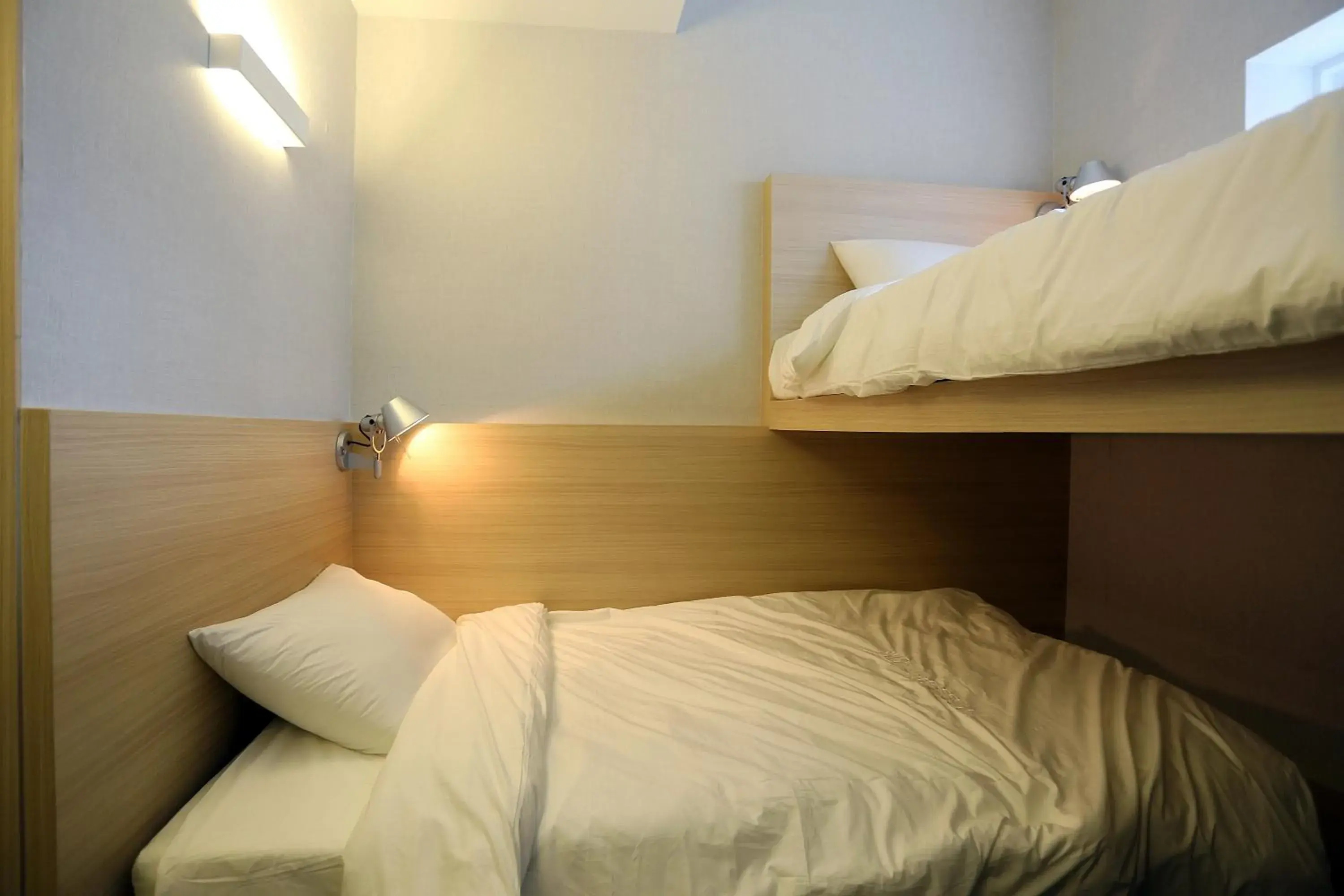 Twin Room with Bunk Bed in Hotel 8 Hours Twin Room with Bunk Bed in Hotel 8 Hours