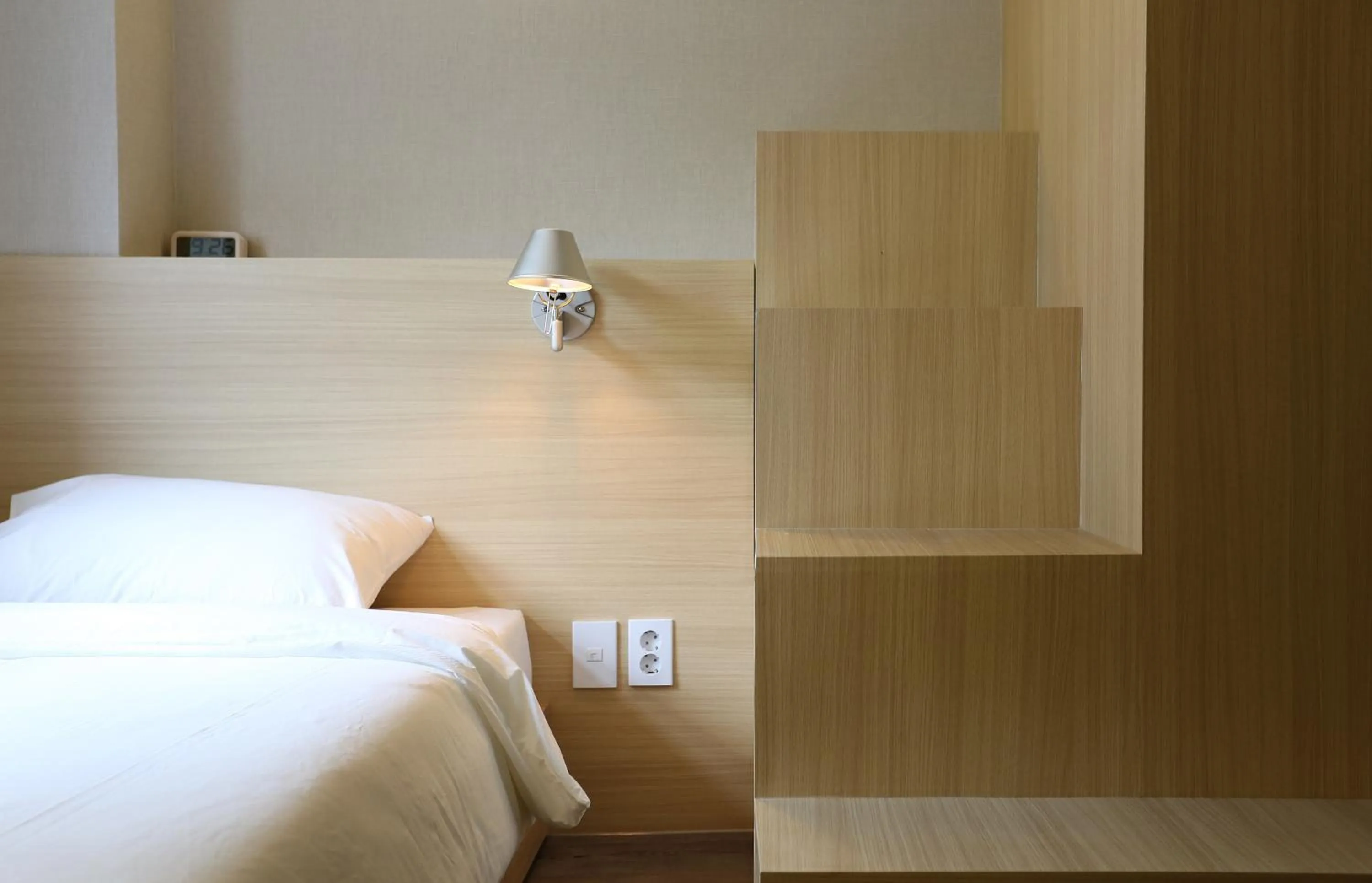 Bedroom, Bed in Hotel 8 Hours