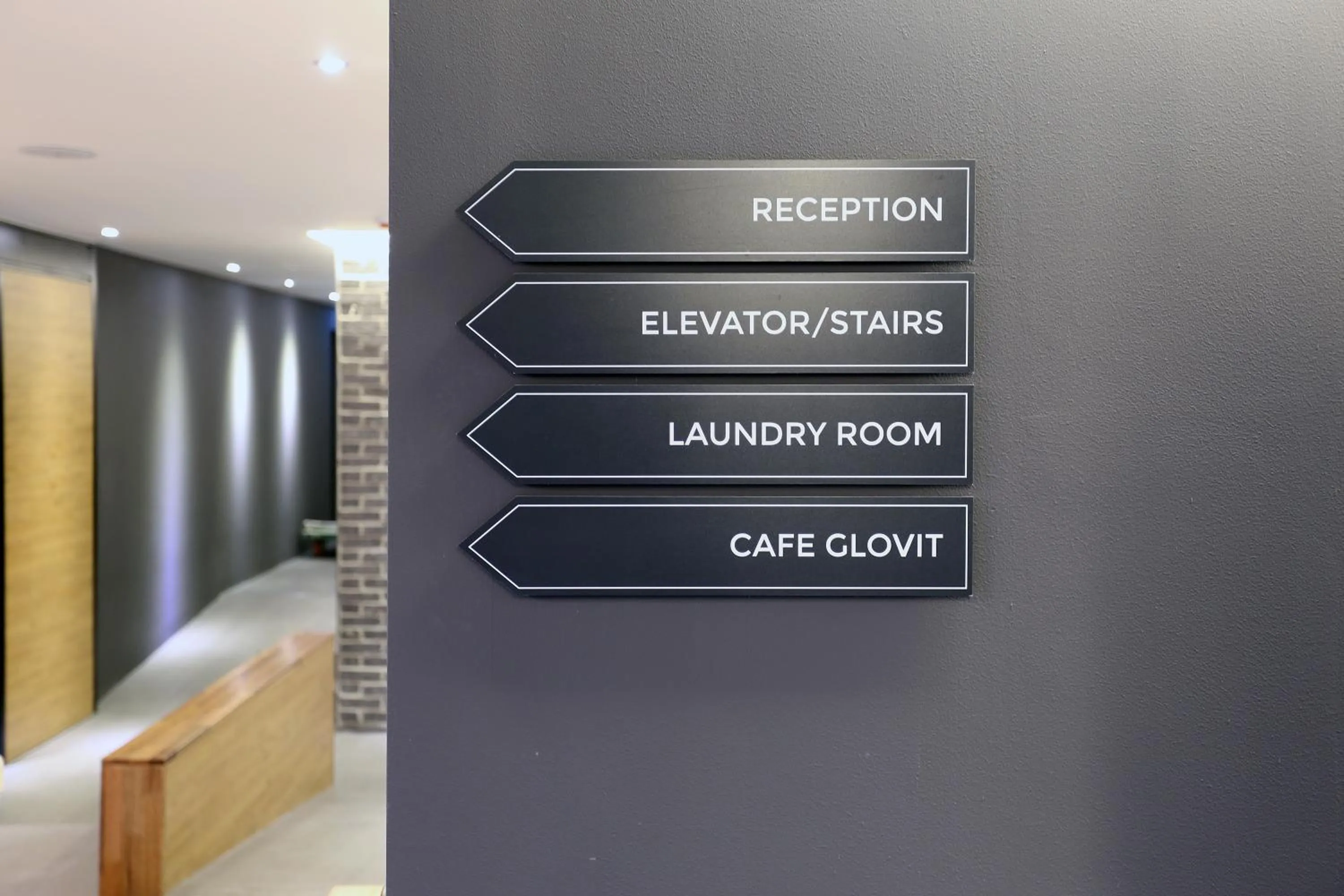 Lobby or reception in Hotel 8 Hours