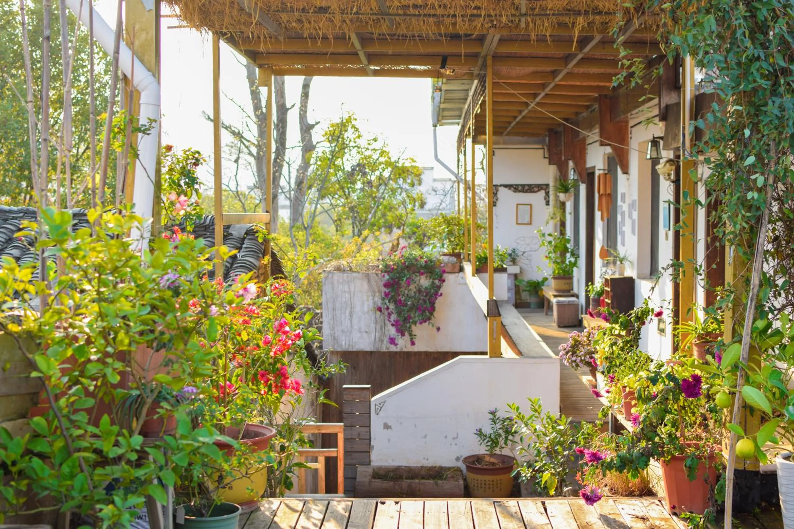 September Huizhou Inn