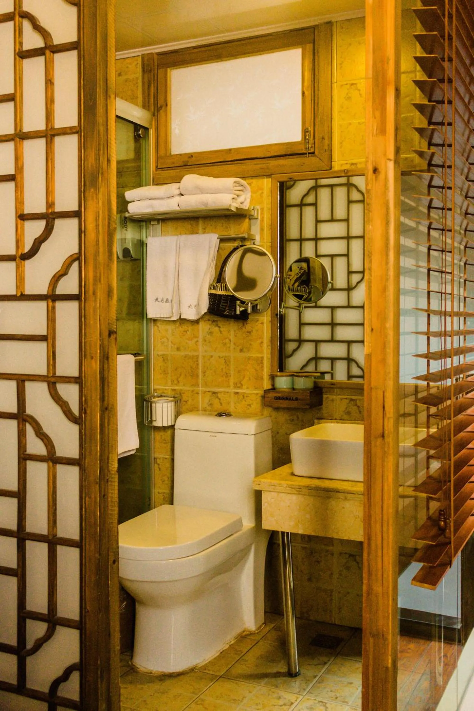 Bathroom in September Huizhou Inn