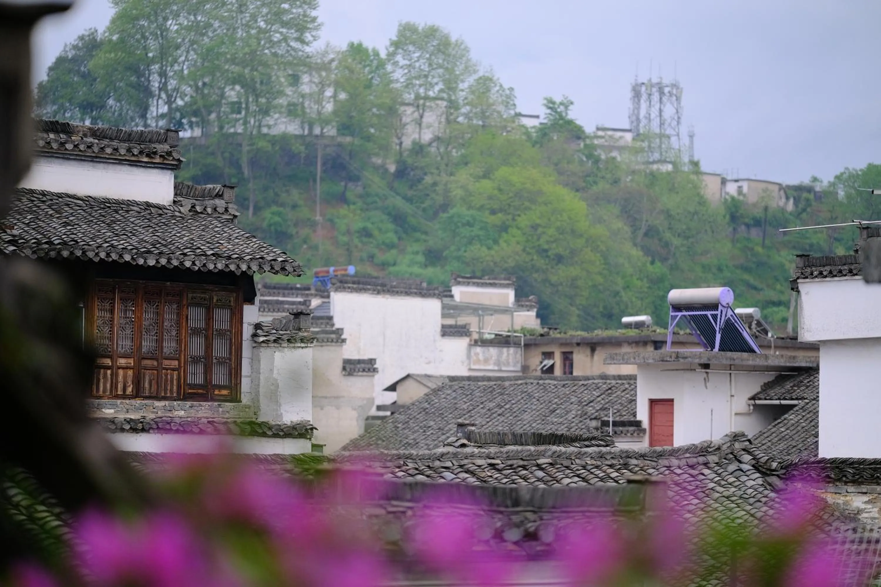 September Huizhou Inn