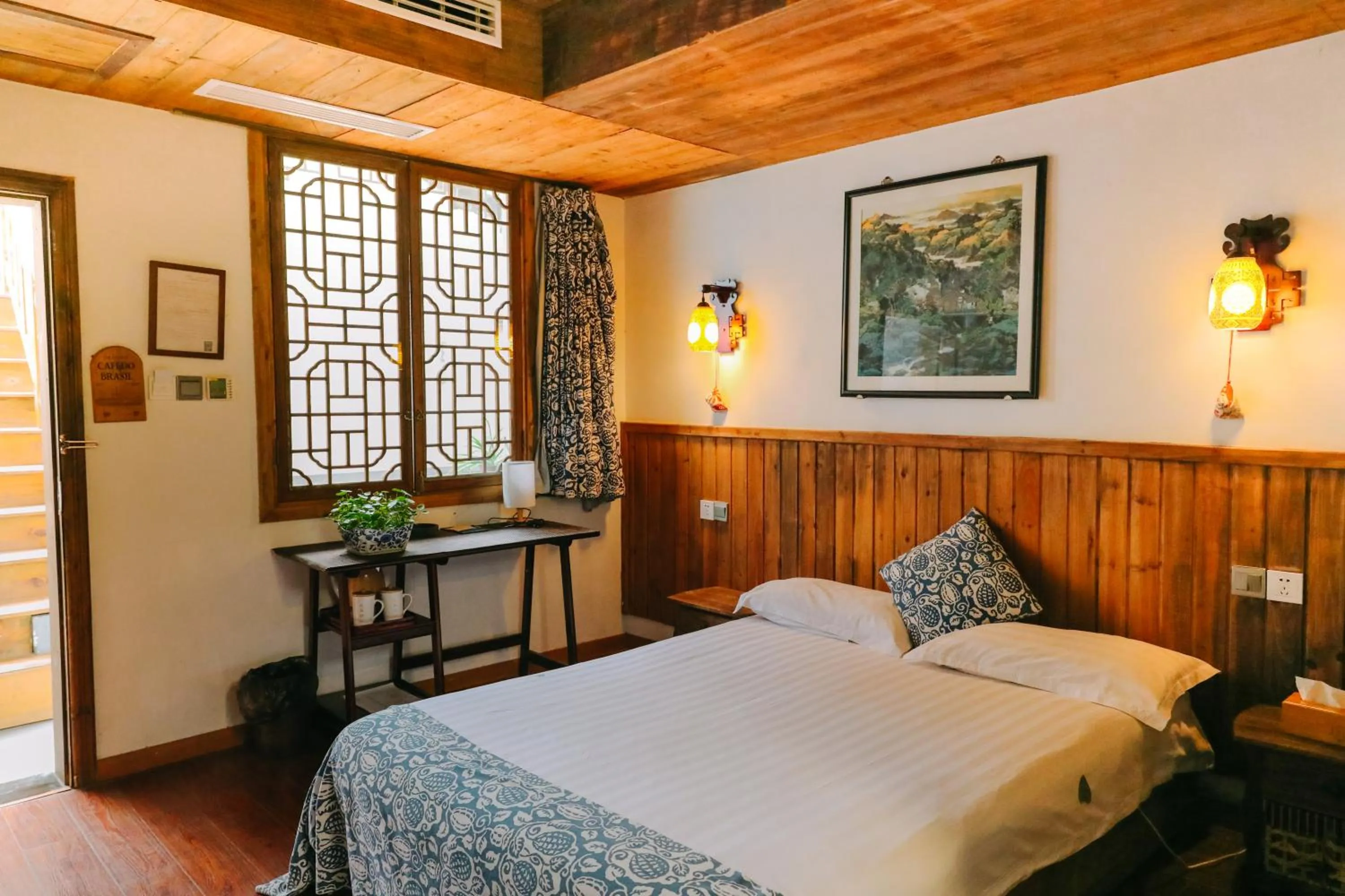 Bed in September Huizhou Inn