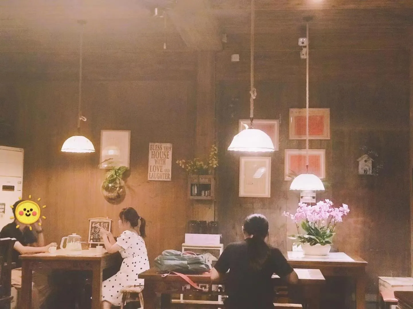 Restaurant/places to eat in September Huizhou Inn