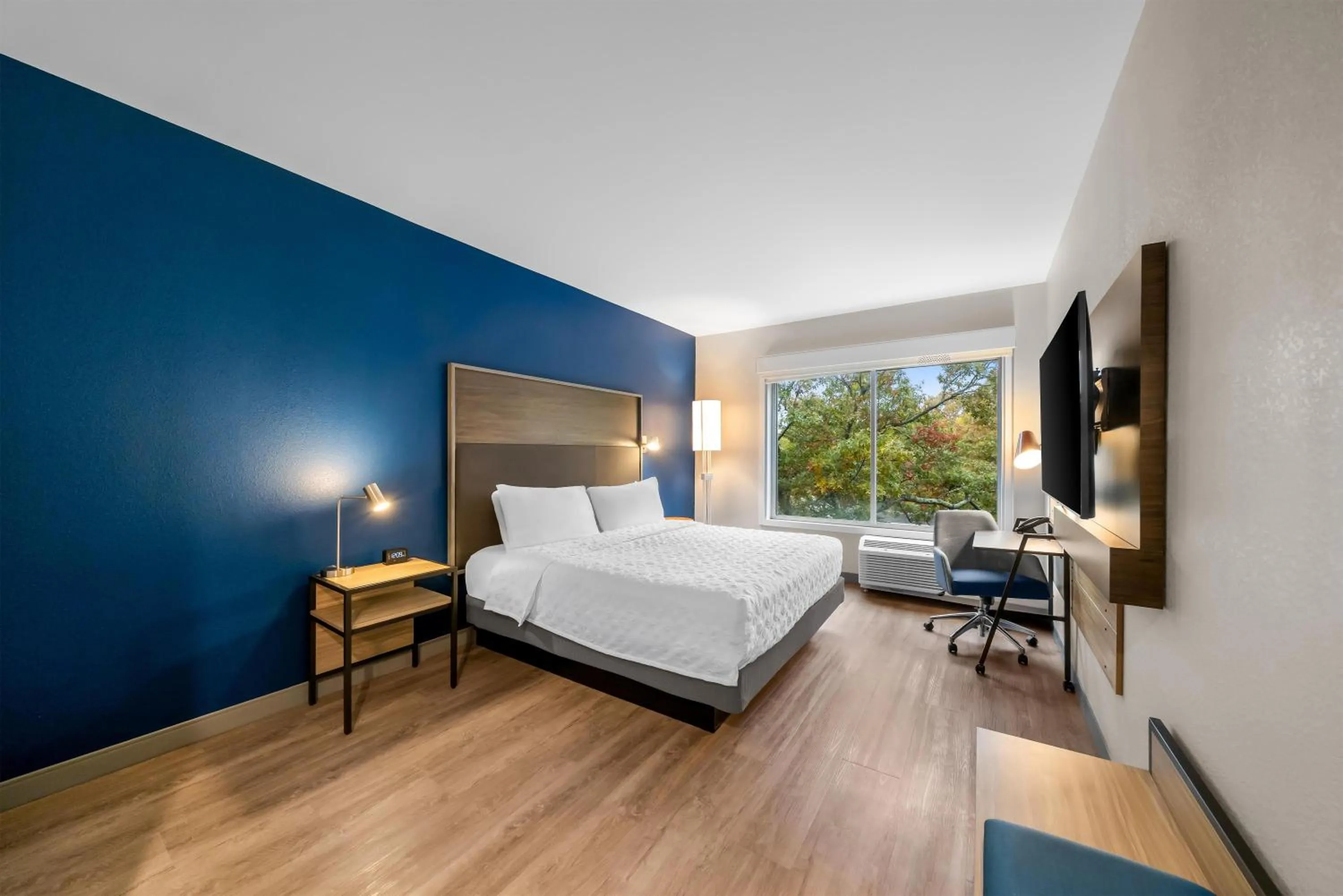 Bed in Tru By Hilton Brockton