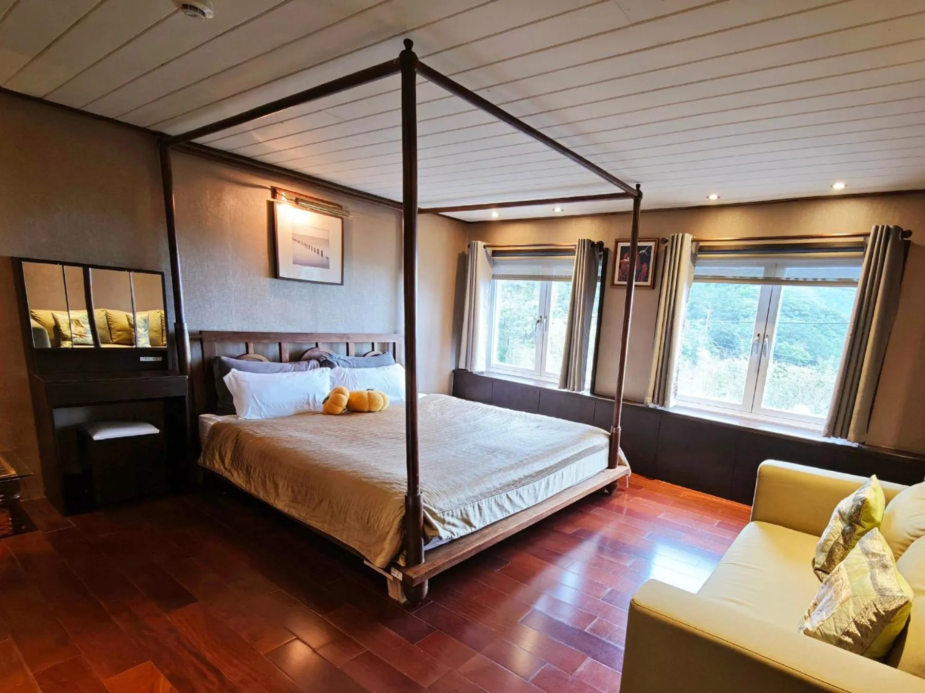 Bed in 金石新月光 Gold Stone Crescent Moon Light