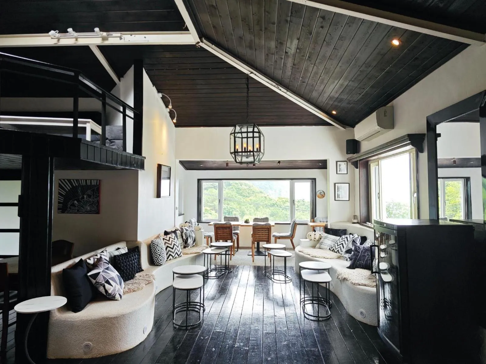 Restaurant/places to eat in 金石新月光 Gold Stone Crescent Moon Light