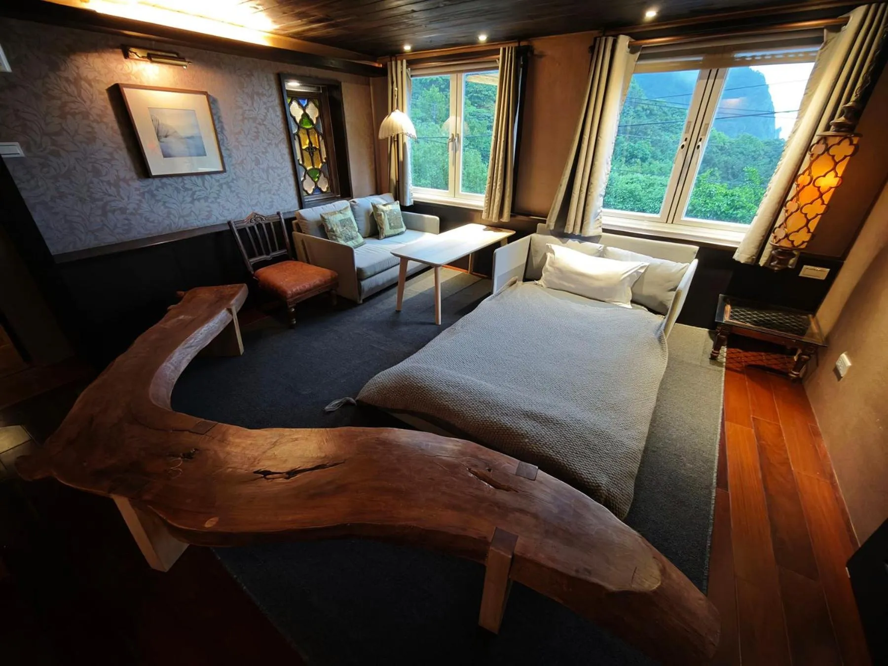 Bed in 金石新月光 Gold Stone Crescent Moon Light