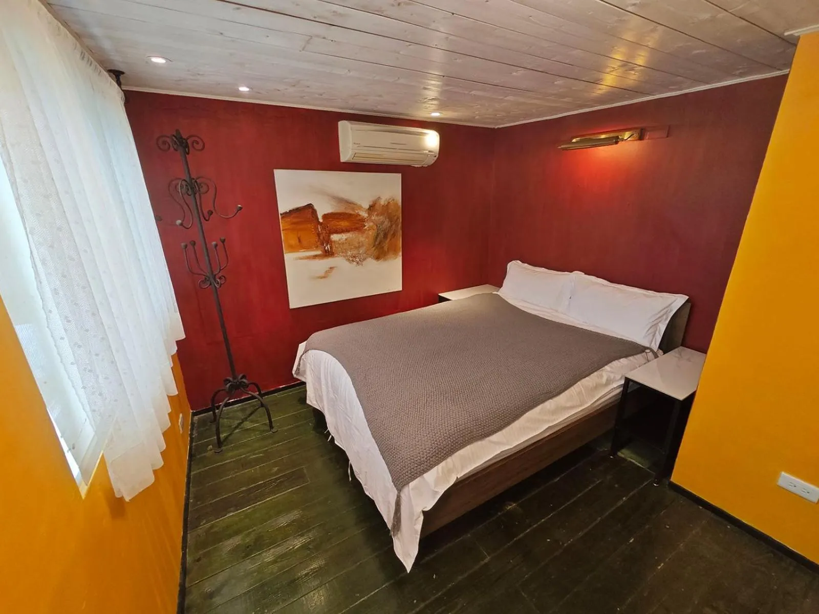 Bed in 金石新月光 Gold Stone Crescent Moon Light