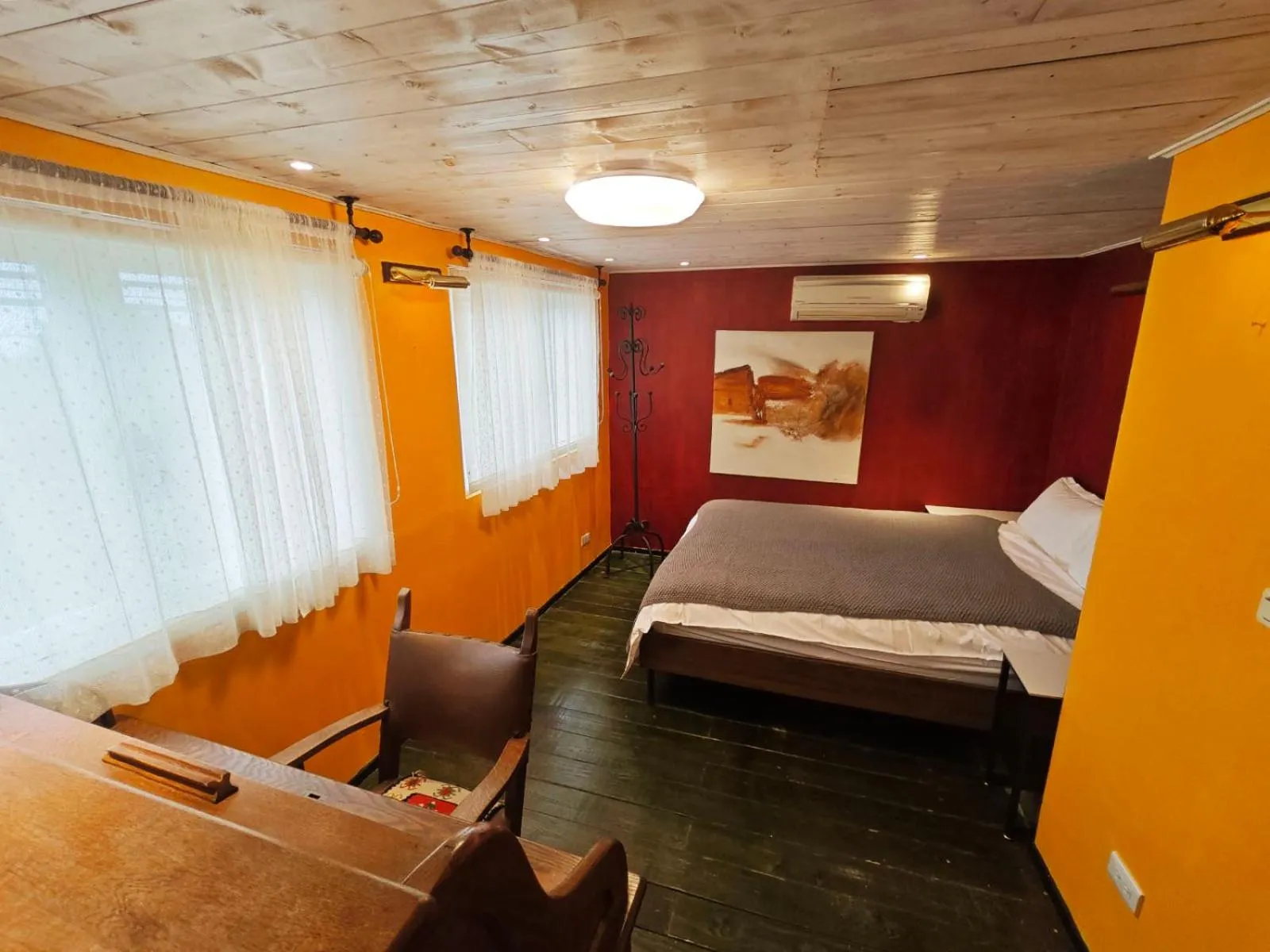 Bed in 金石新月光 Gold Stone Crescent Moon Light