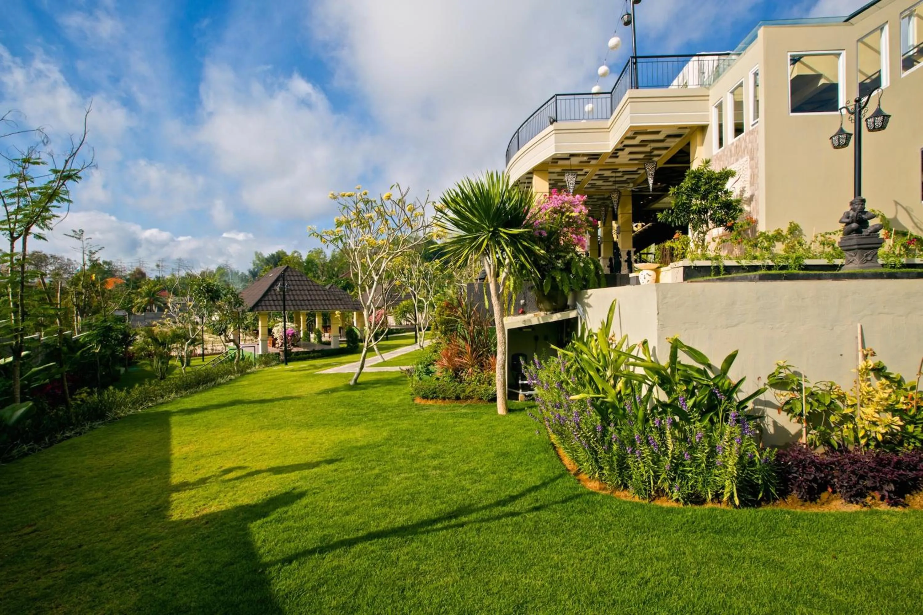 Garden in Flamingo Dewata Pool Villa Uluwatu