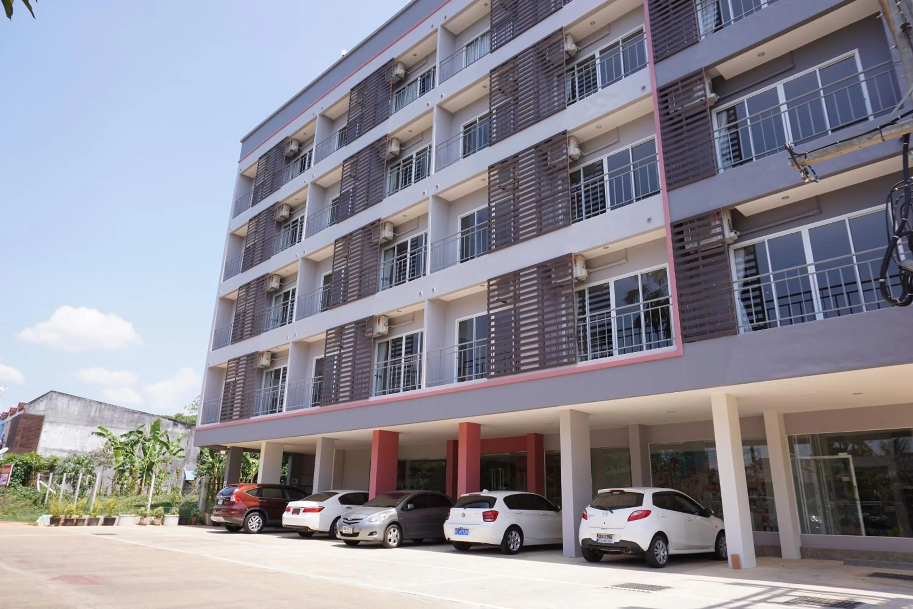 Facade/entrance in Chompu Nakarin Apartment