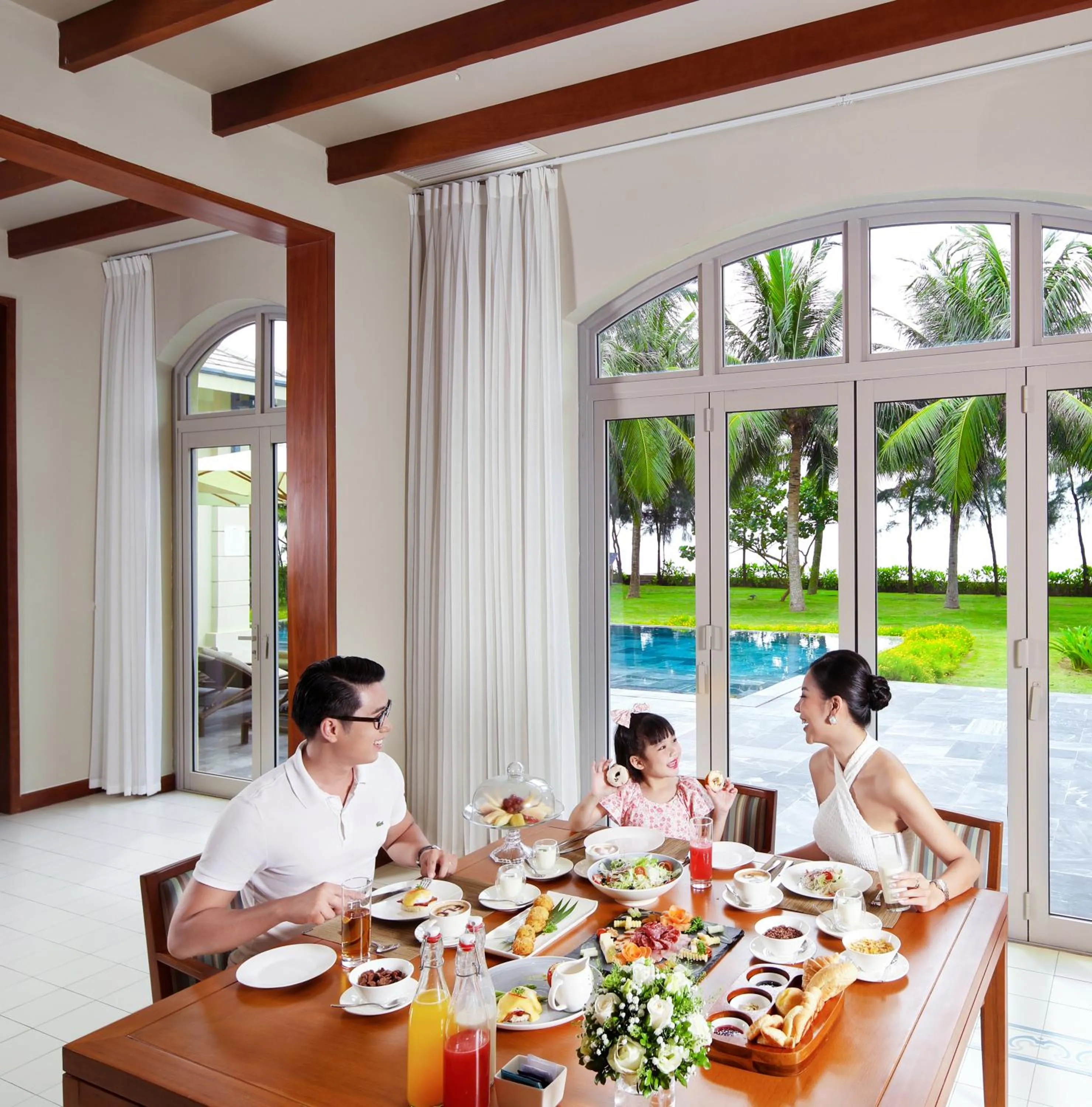 Dining area in FLC Luxury Resort Samson