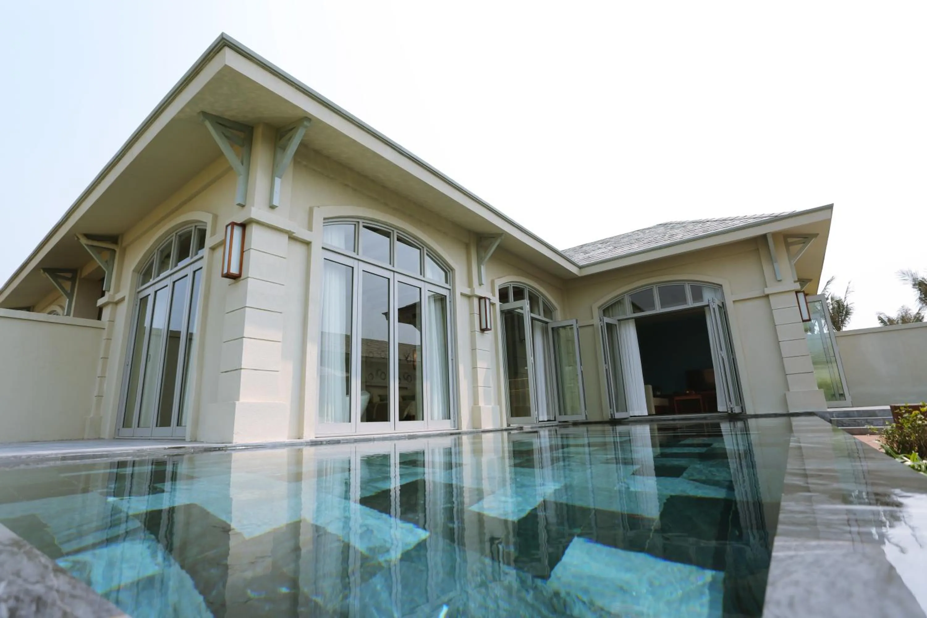 Facade/entrance in FLC Luxury Resort Samson