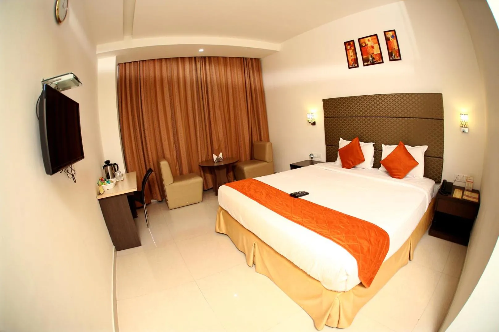 Bed in Hotel Sitara Grand Miyapur