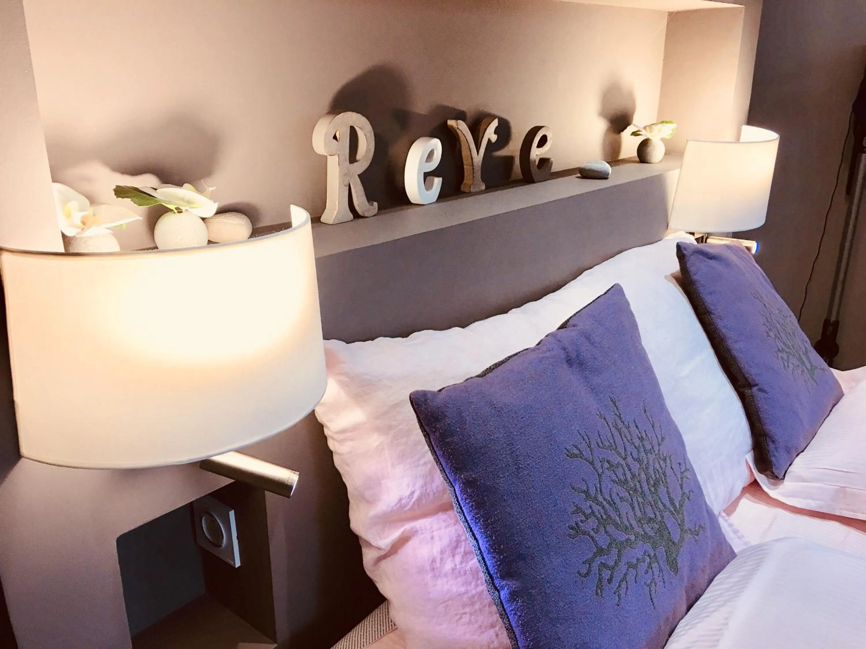 Bedroom, Bed in Appartements de l'Octroi avec parking