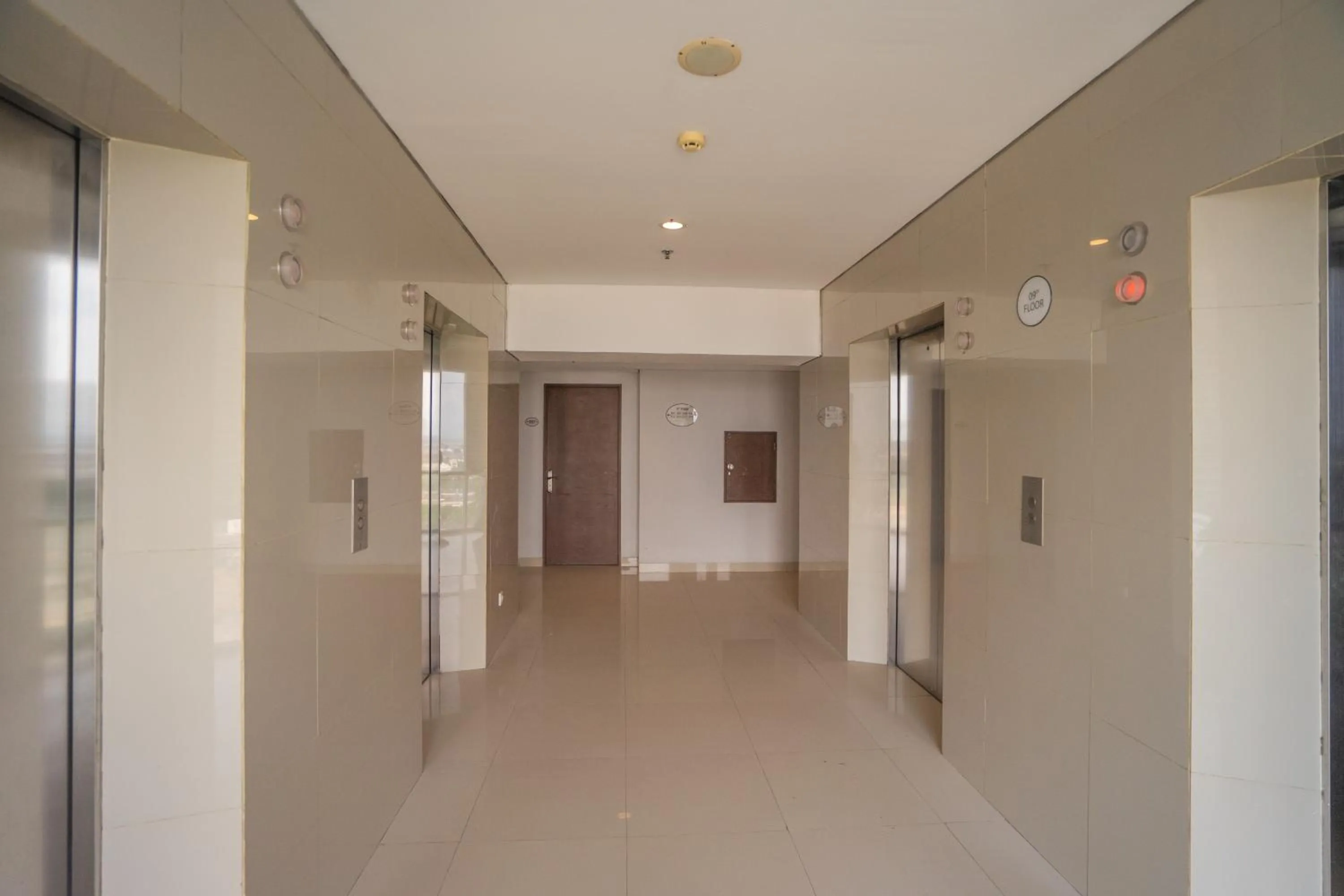 elevator in ROKET ROOM Majestic By Reccoma