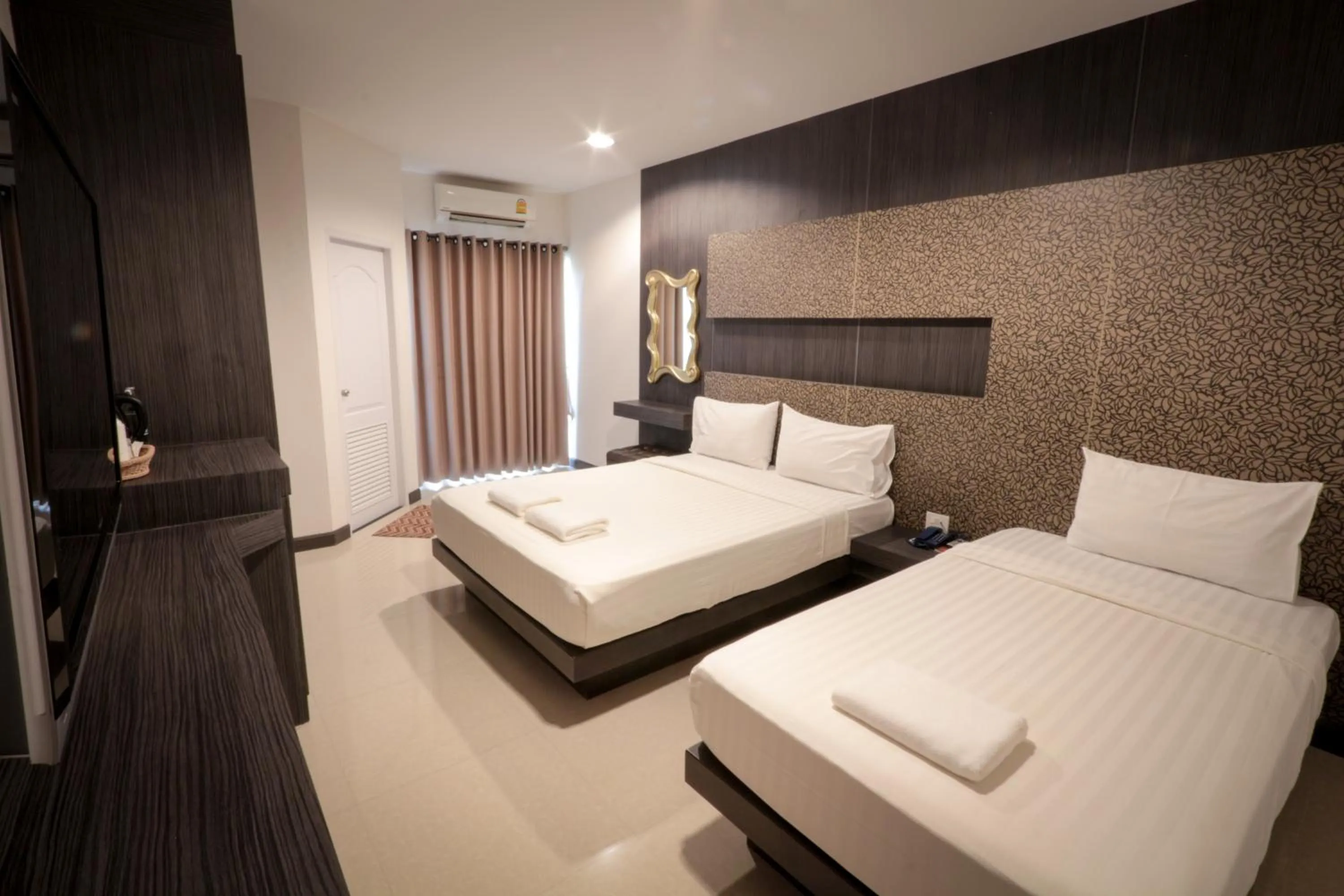 Shower, Bed in Fortune Surin Hotel