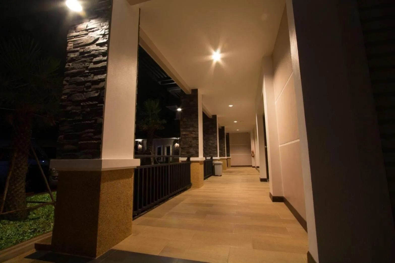 Facade/entrance in Fortune Surin Hotel