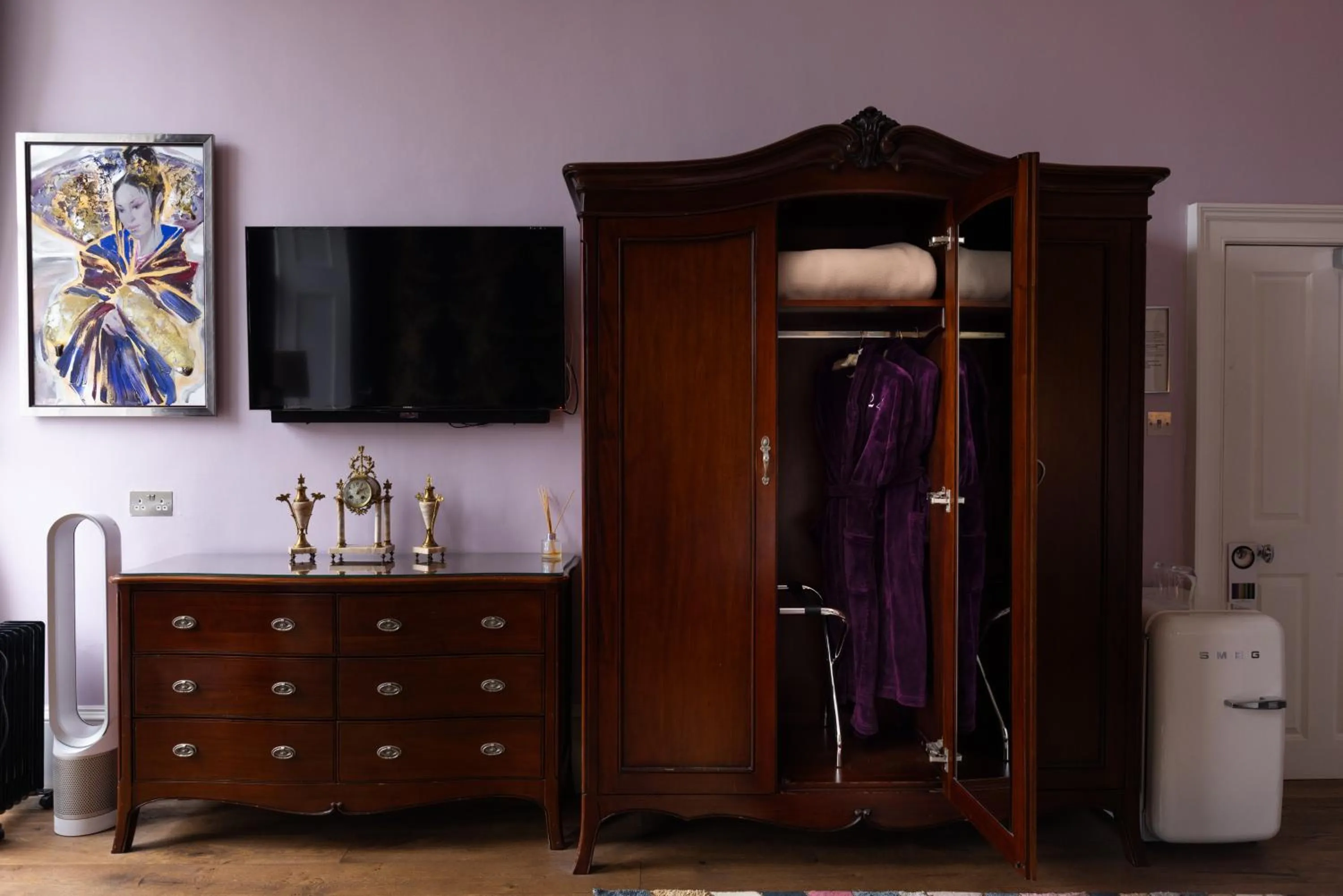 Bedroom in 24 Royal Terrace