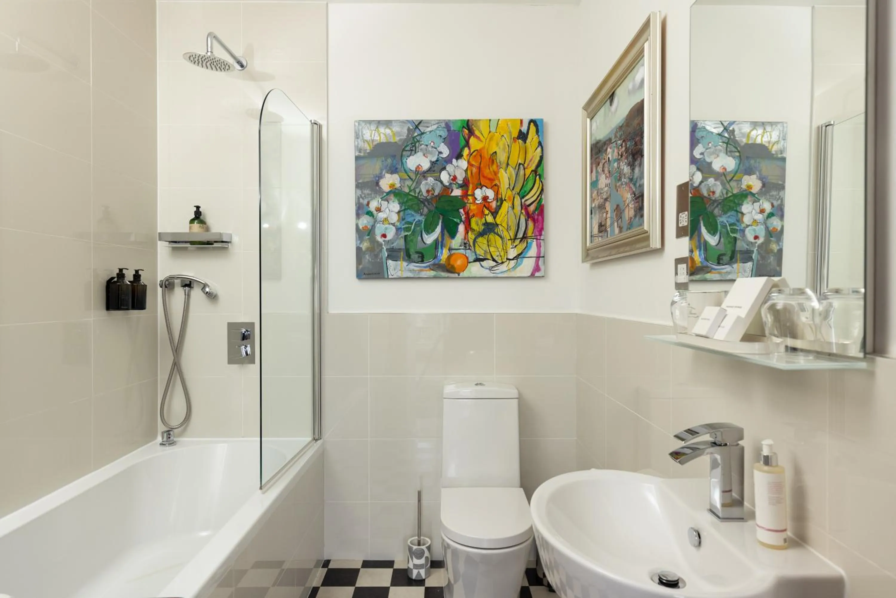 Bathroom in 24 Royal Terrace