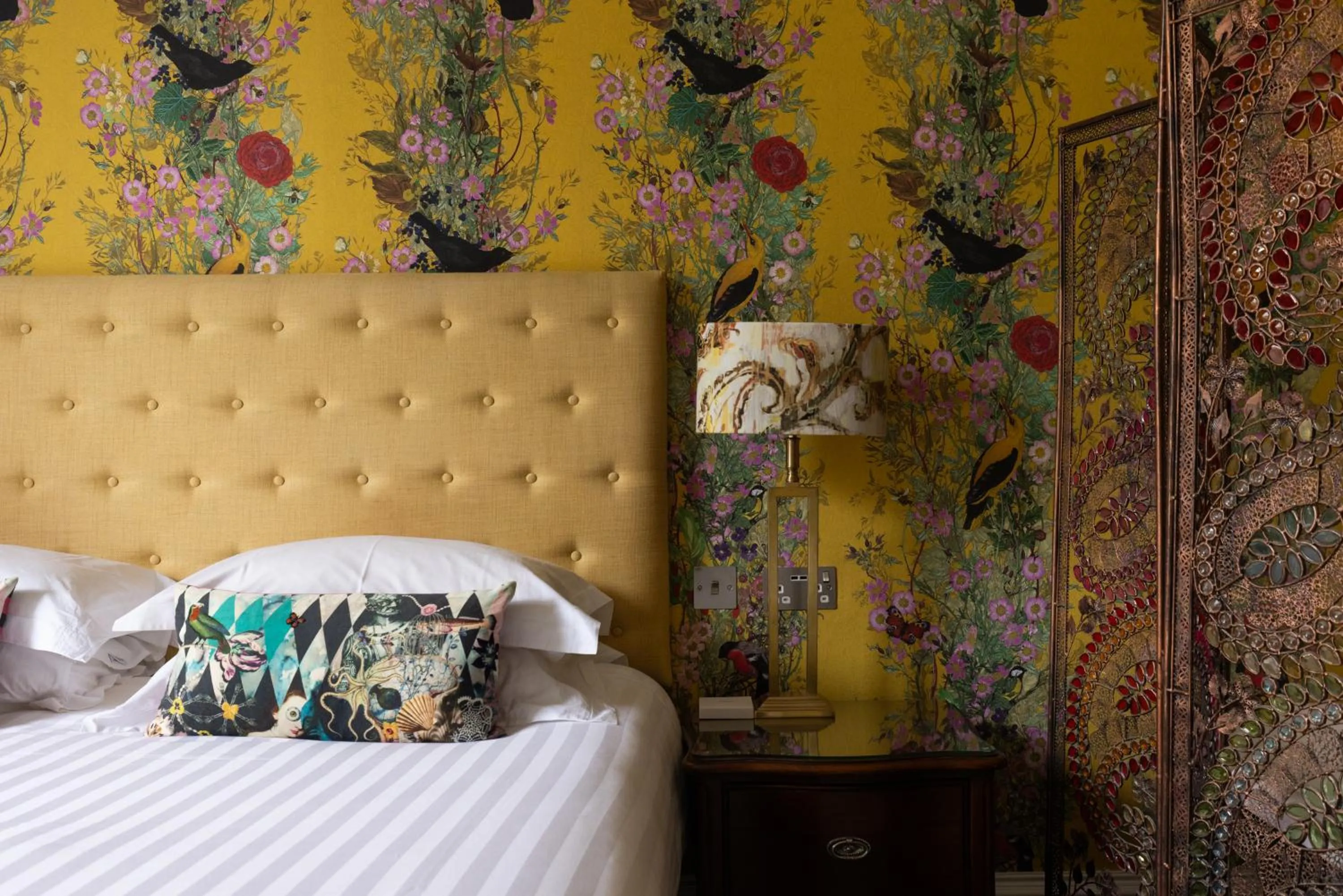 Bedroom, Bed in 24 Royal Terrace