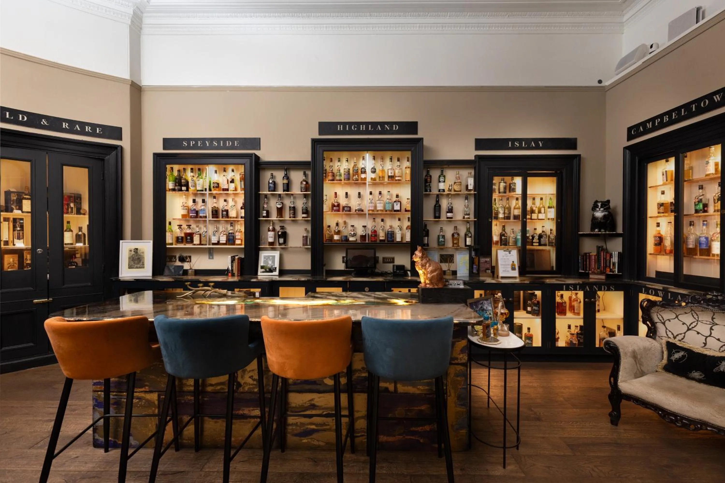 Lounge or bar in 24 Royal Terrace