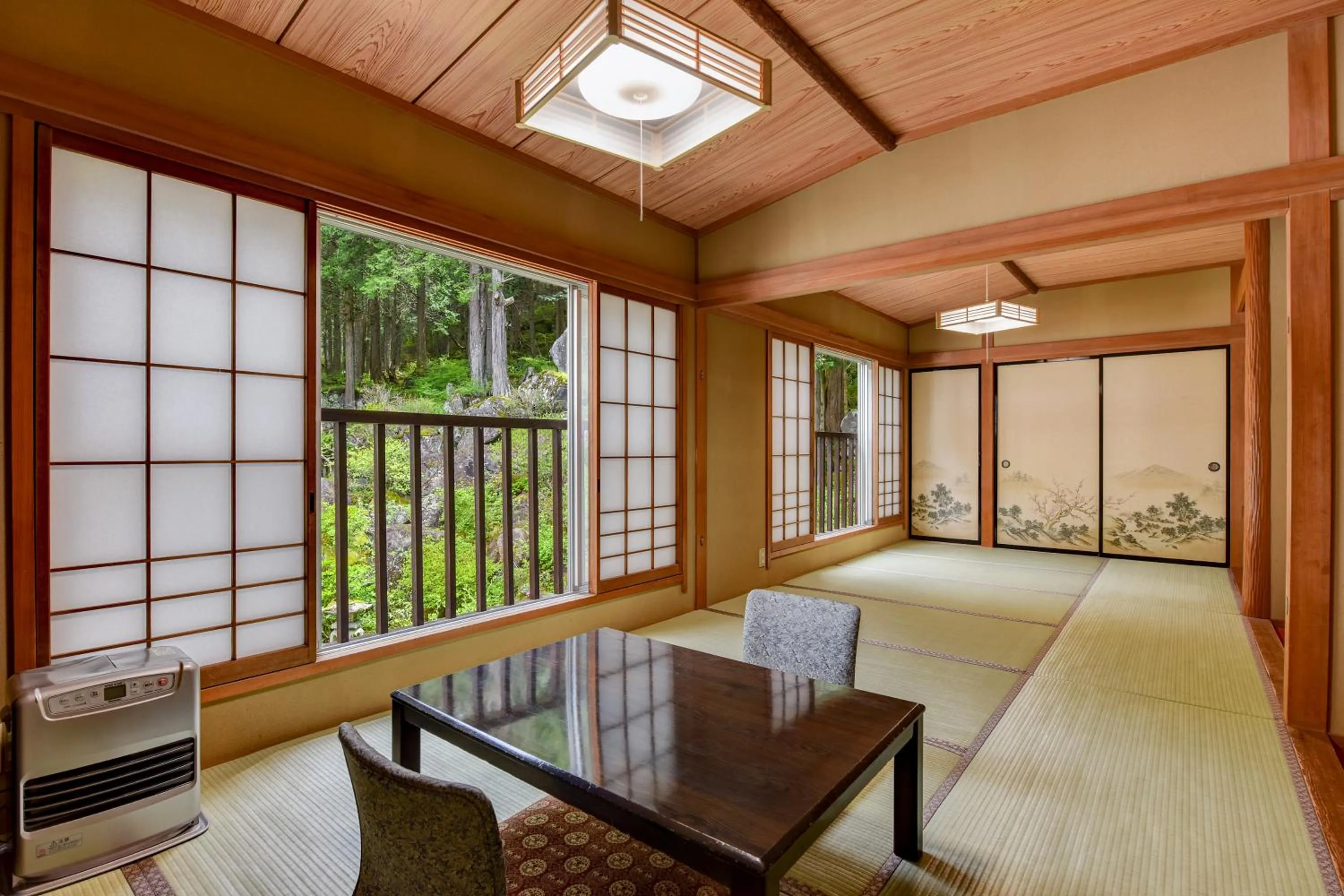 Japanese-Style Room in Yama no Yado Meiji Onsen
