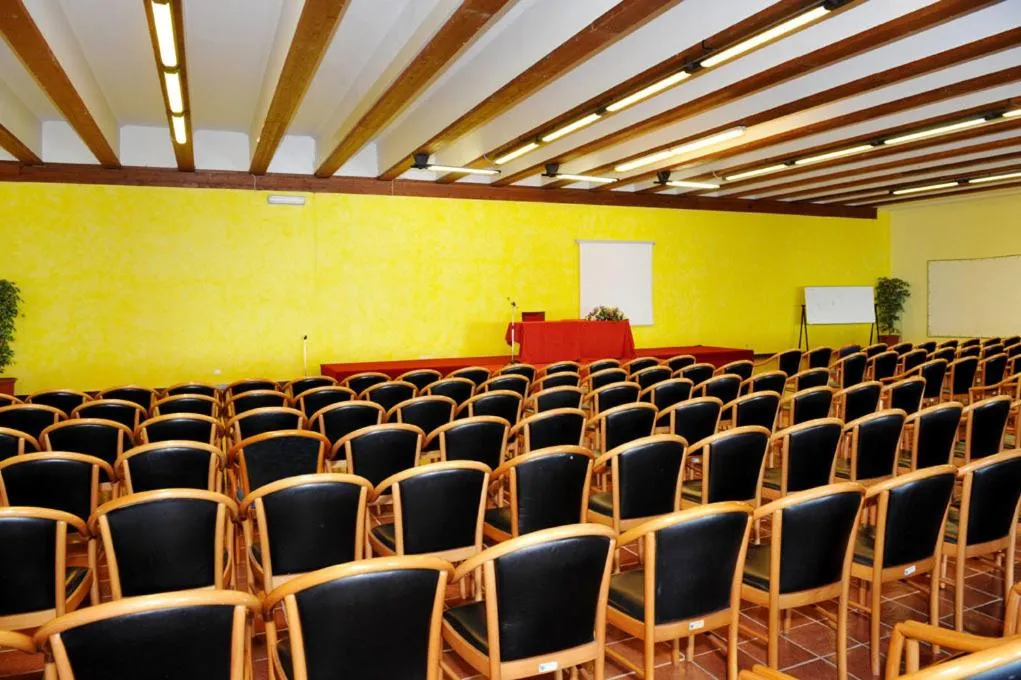 Business facilities in Park Hotel Jolanda