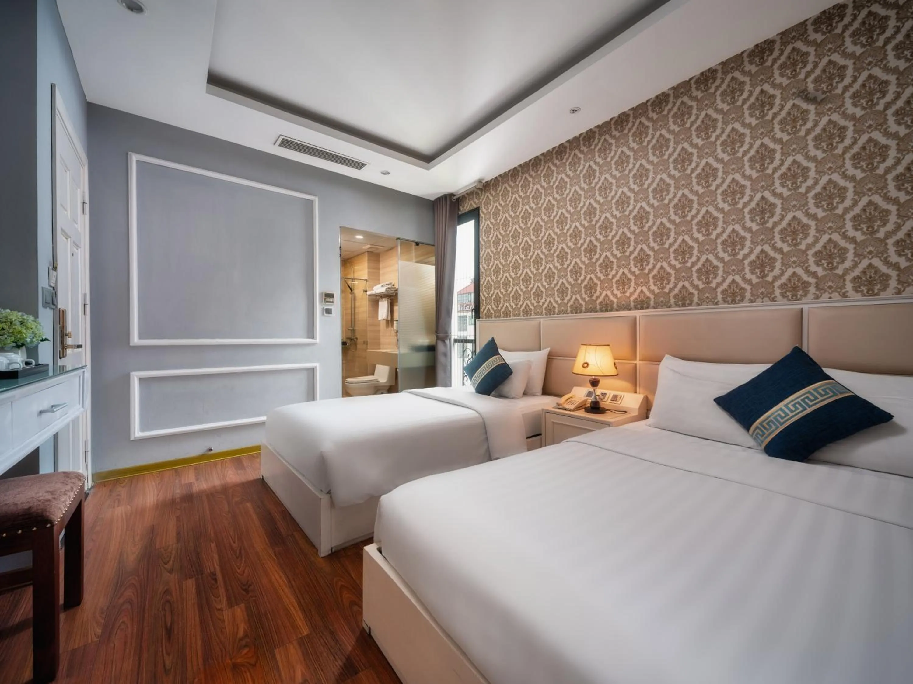 Photo of the whole room, Bed in Hanoi HM Boutique Hotel