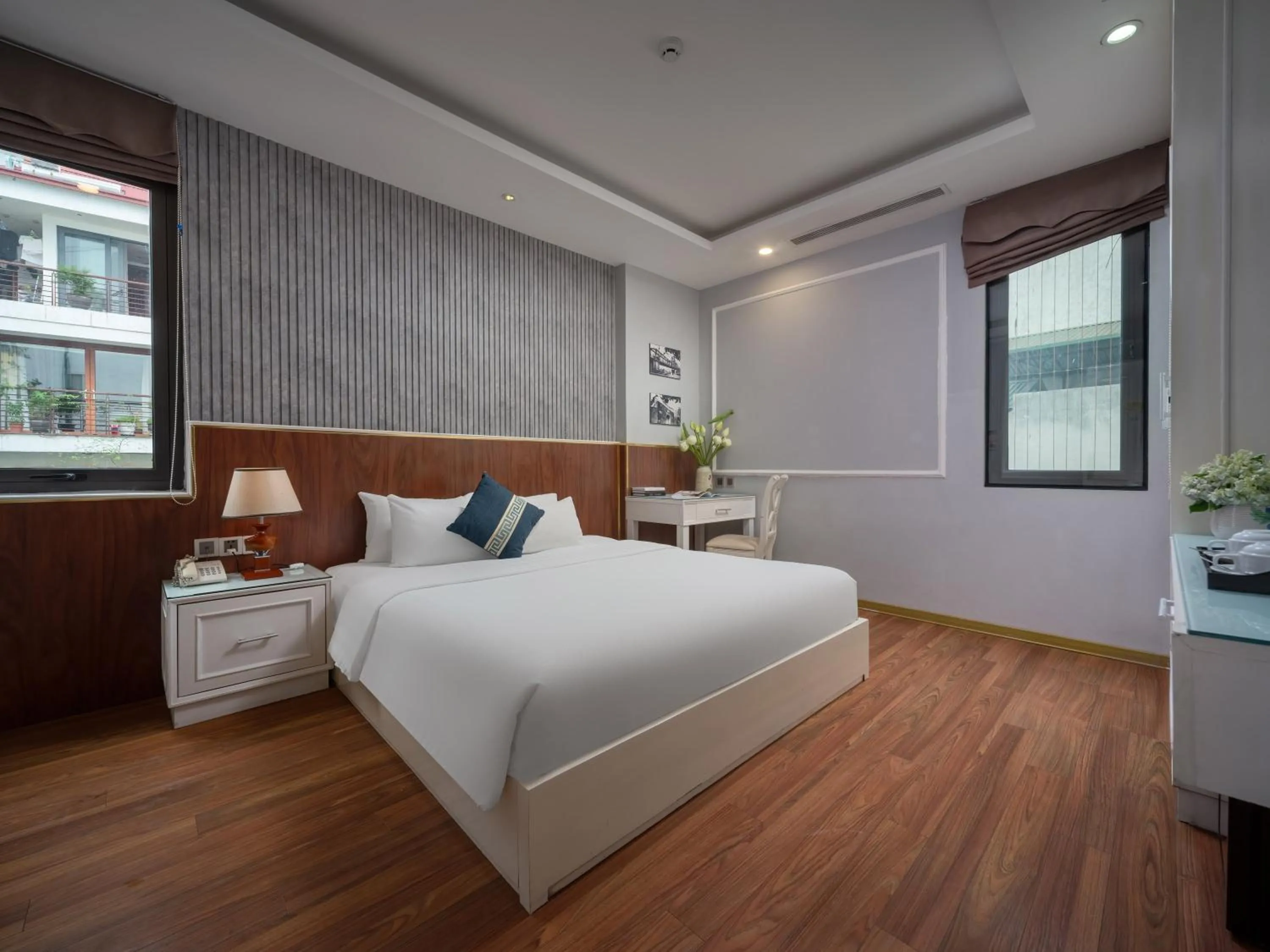 Photo of the whole room, Bed in Hanoi HM Boutique Hotel