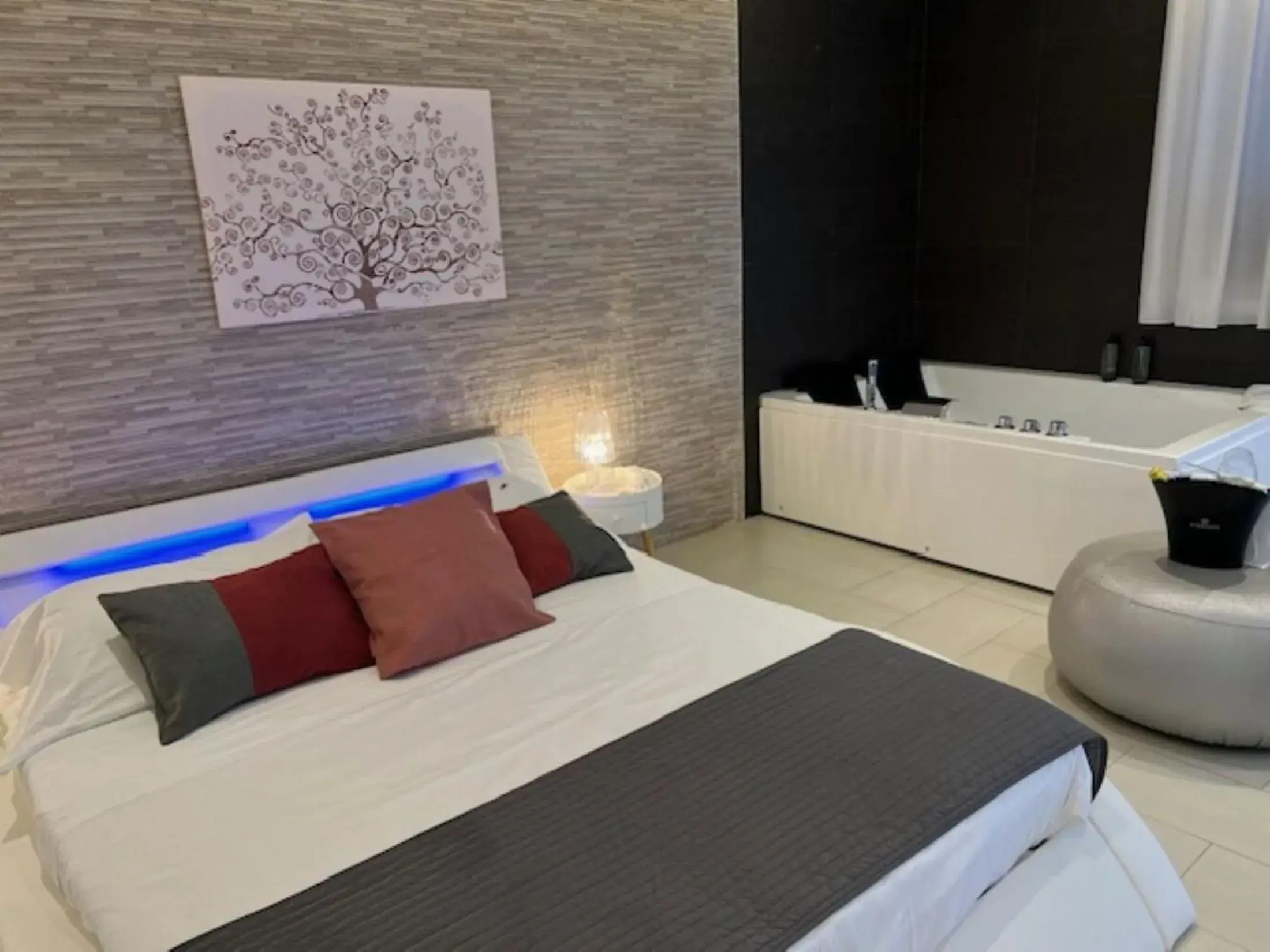 Double Room with Spa Bath in Mareneve Resort Double Room with Spa Bath in Mareneve Resort