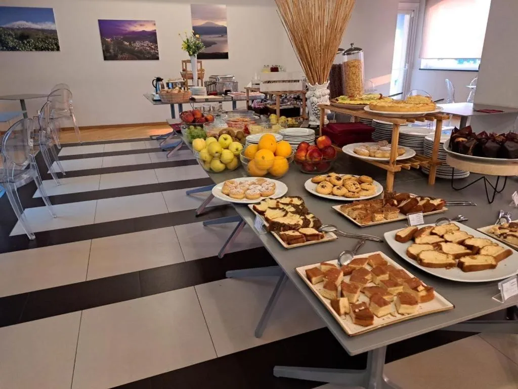 Restaurant/places to eat in Mareneve Resort