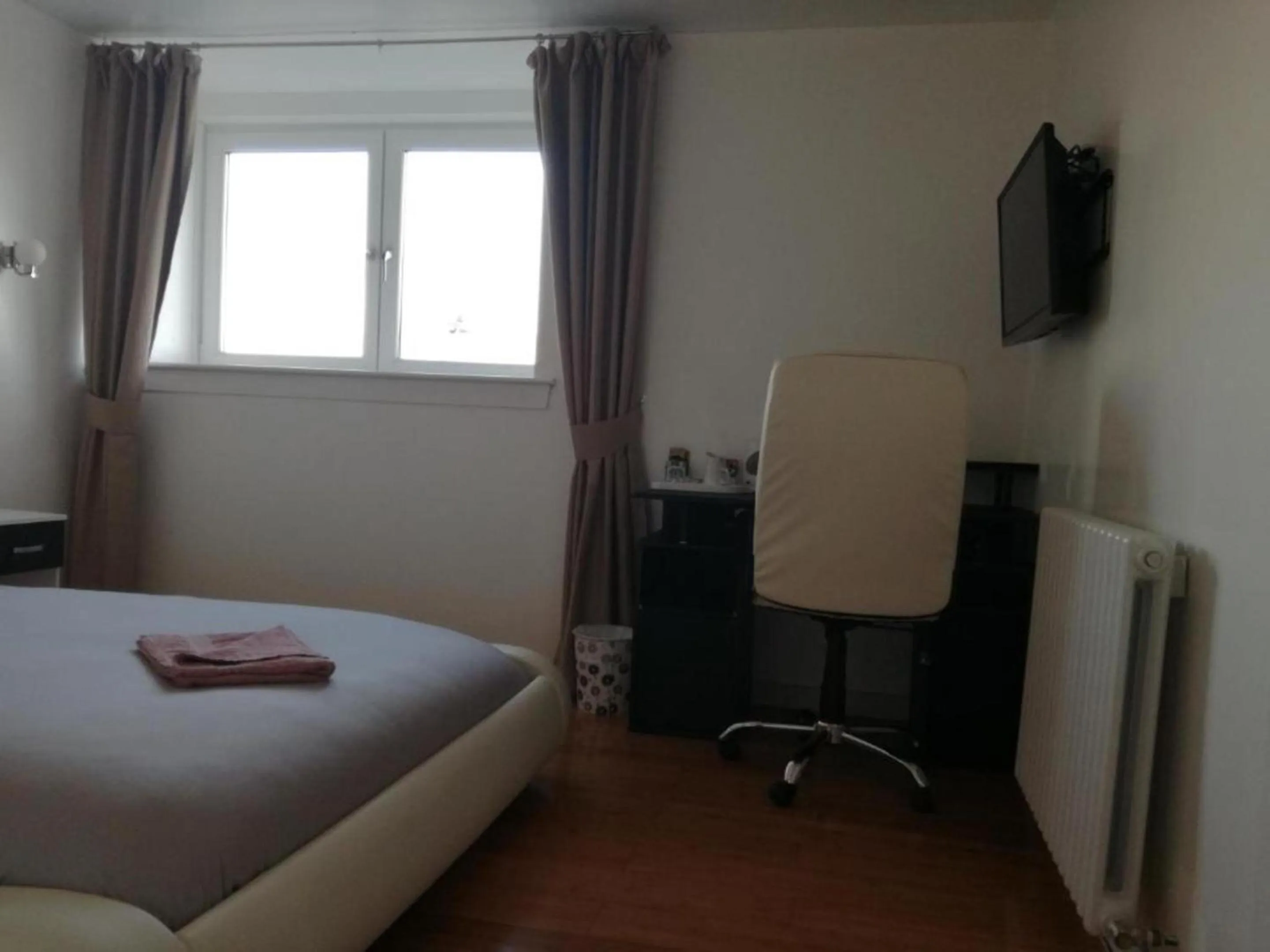 Bedroom, Bed in Ardenlea House Hotel B&b